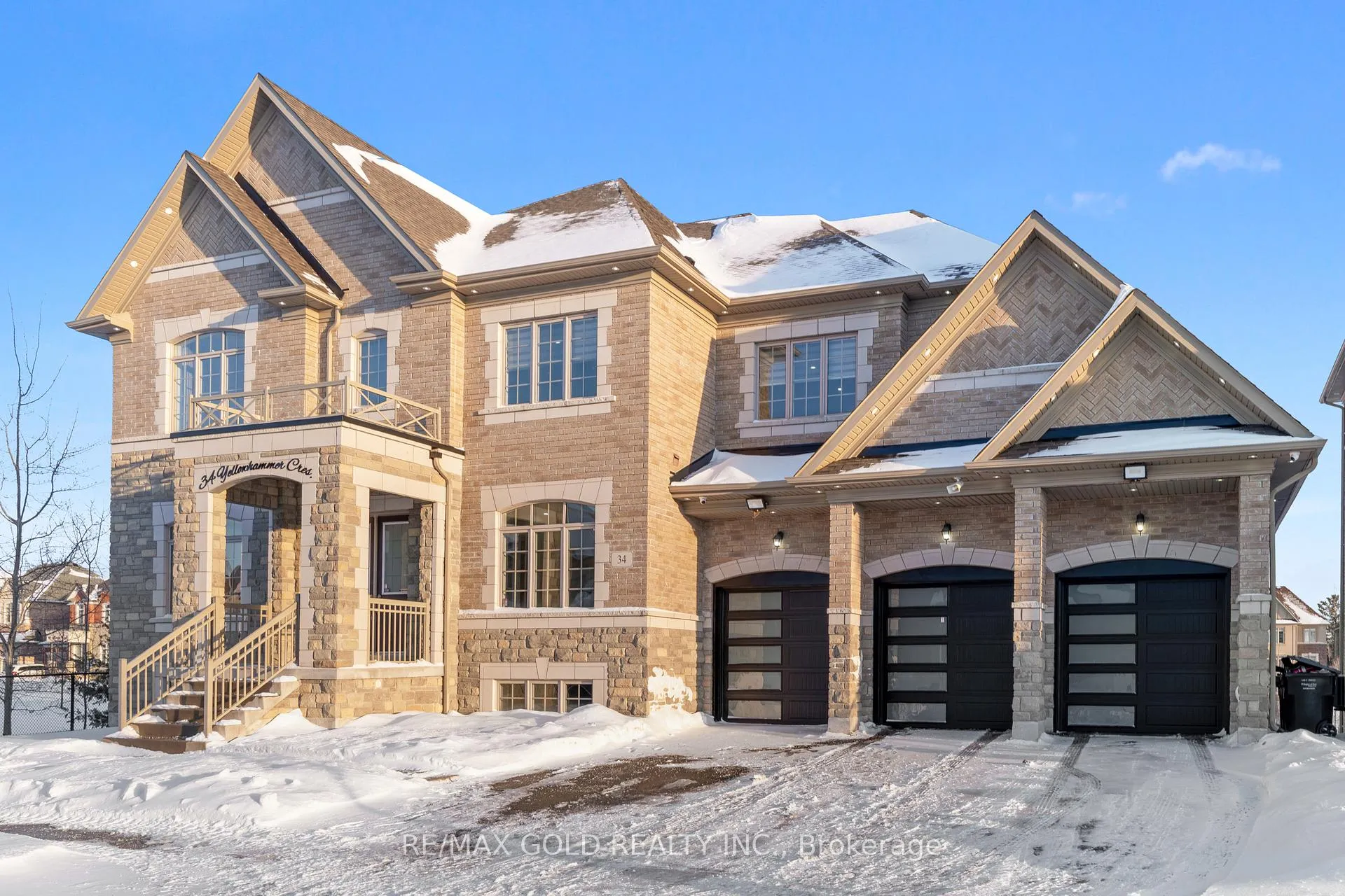 Photo 4 of 34 Yellowhammer Crescent, Brampton, Toronto Gore Rural Estate — HOMEH