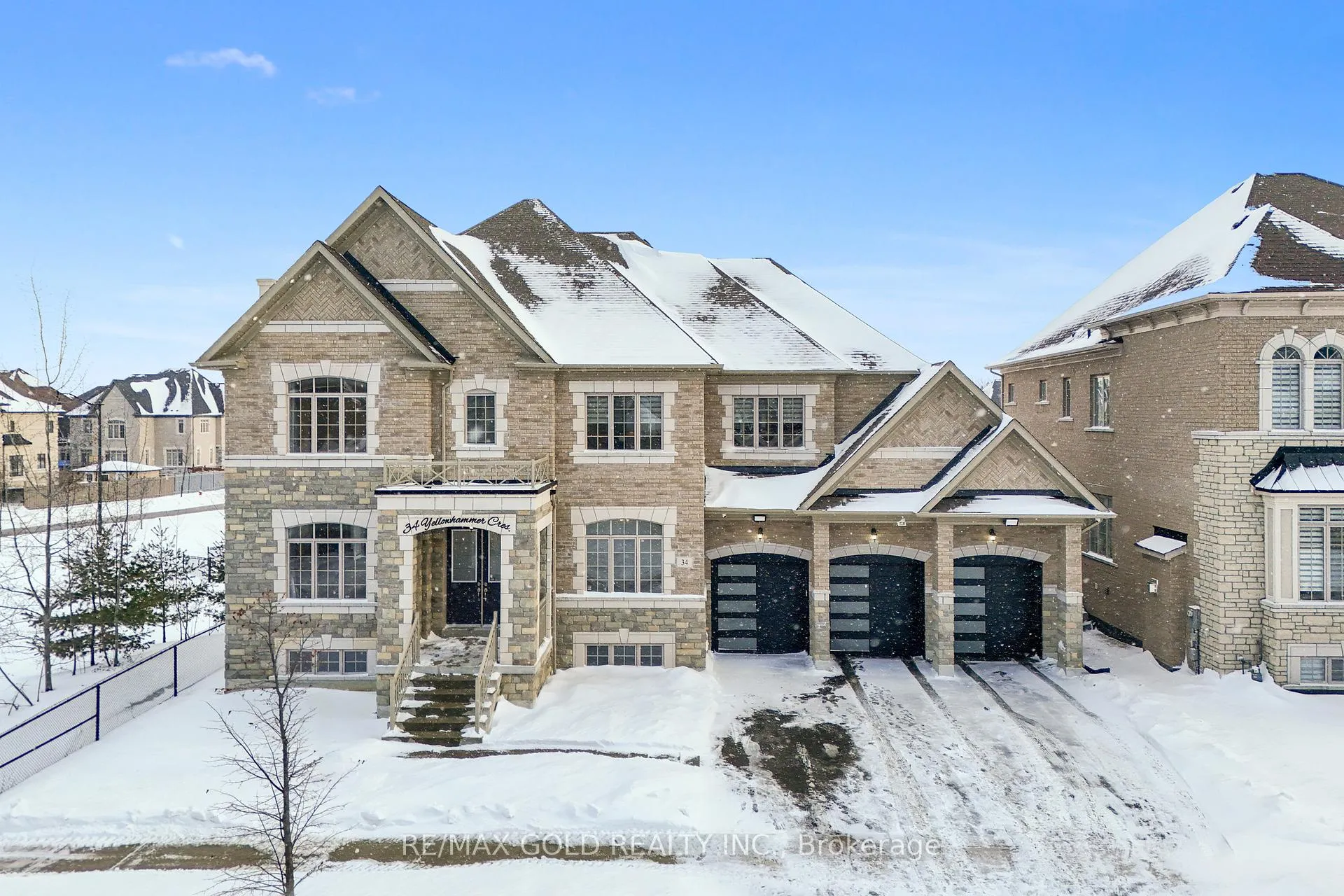 Photo 5 of 34 Yellowhammer Crescent, Brampton, Toronto Gore Rural Estate — HOMEH