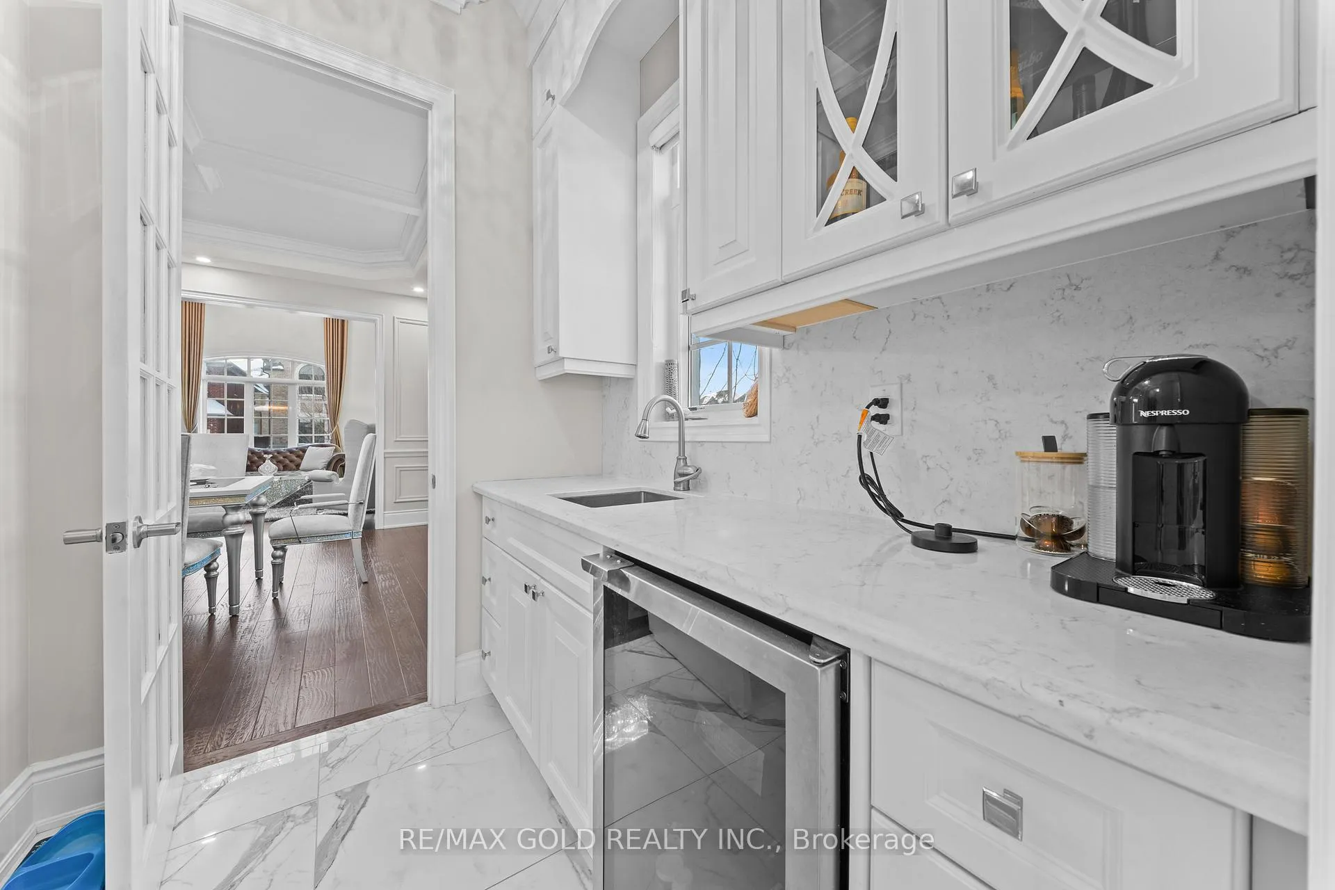 Photo 14 of 34 Yellowhammer Crescent, Brampton, Toronto Gore Rural Estate — HOMEH