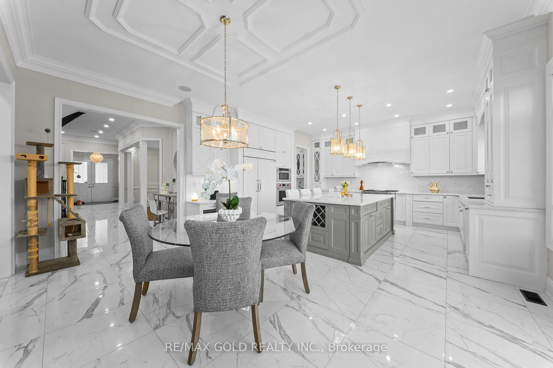 Photo 16 of 34 Yellowhammer Crescent, Brampton, Toronto Gore Rural Estate — HOMEH