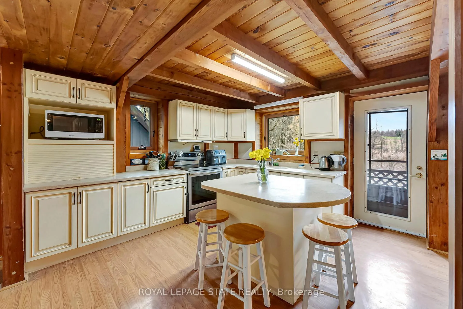 Photo 4 of 1548 Mineral Springs Road W, Hamilton, Ancaster — HOMEH