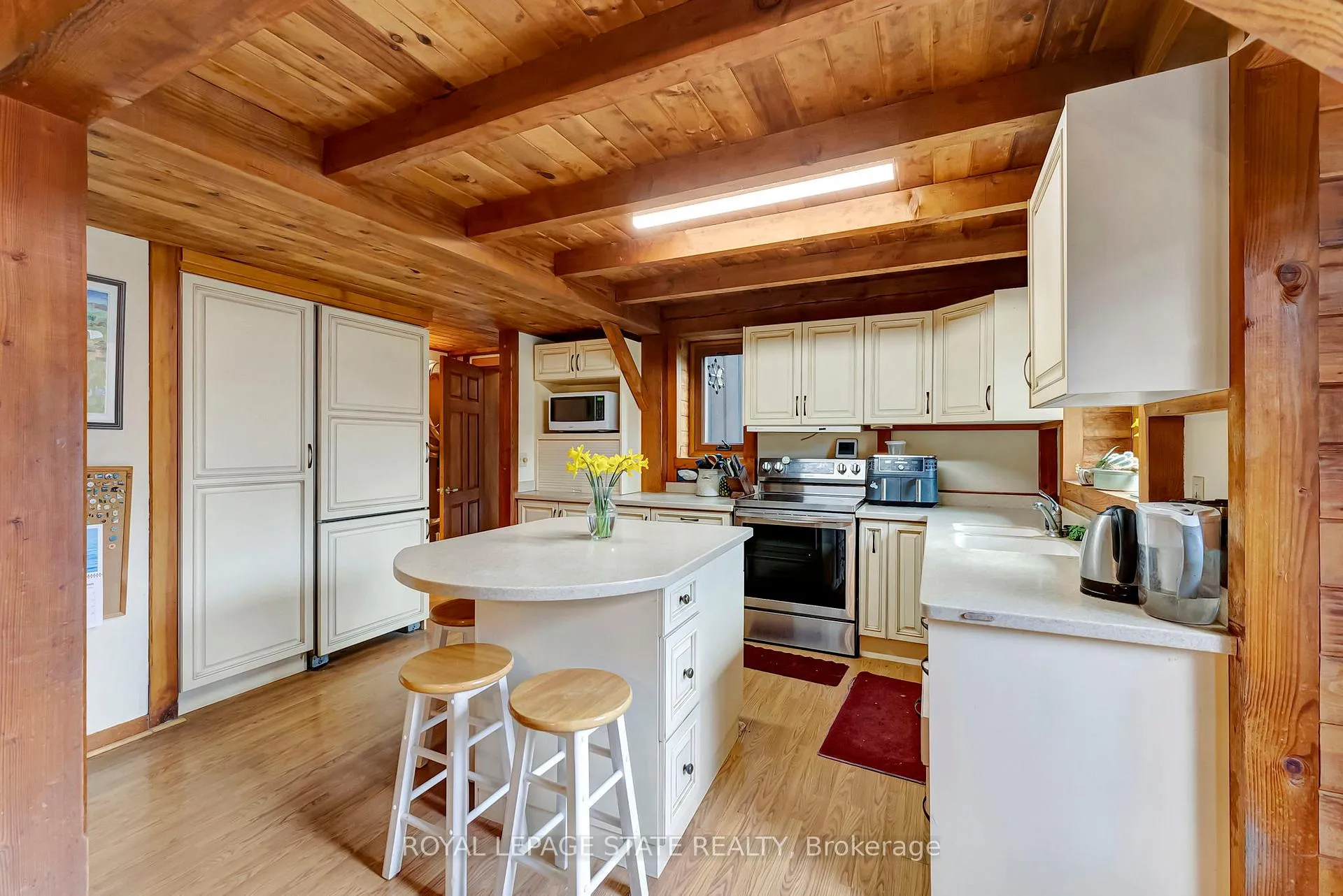Photo 5 of 1548 Mineral Springs Road W, Hamilton, Ancaster — HOMEH