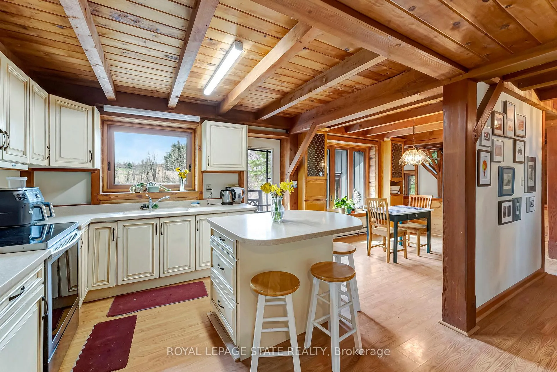 Photo 6 of 1548 Mineral Springs Road W, Hamilton, Ancaster — HOMEH