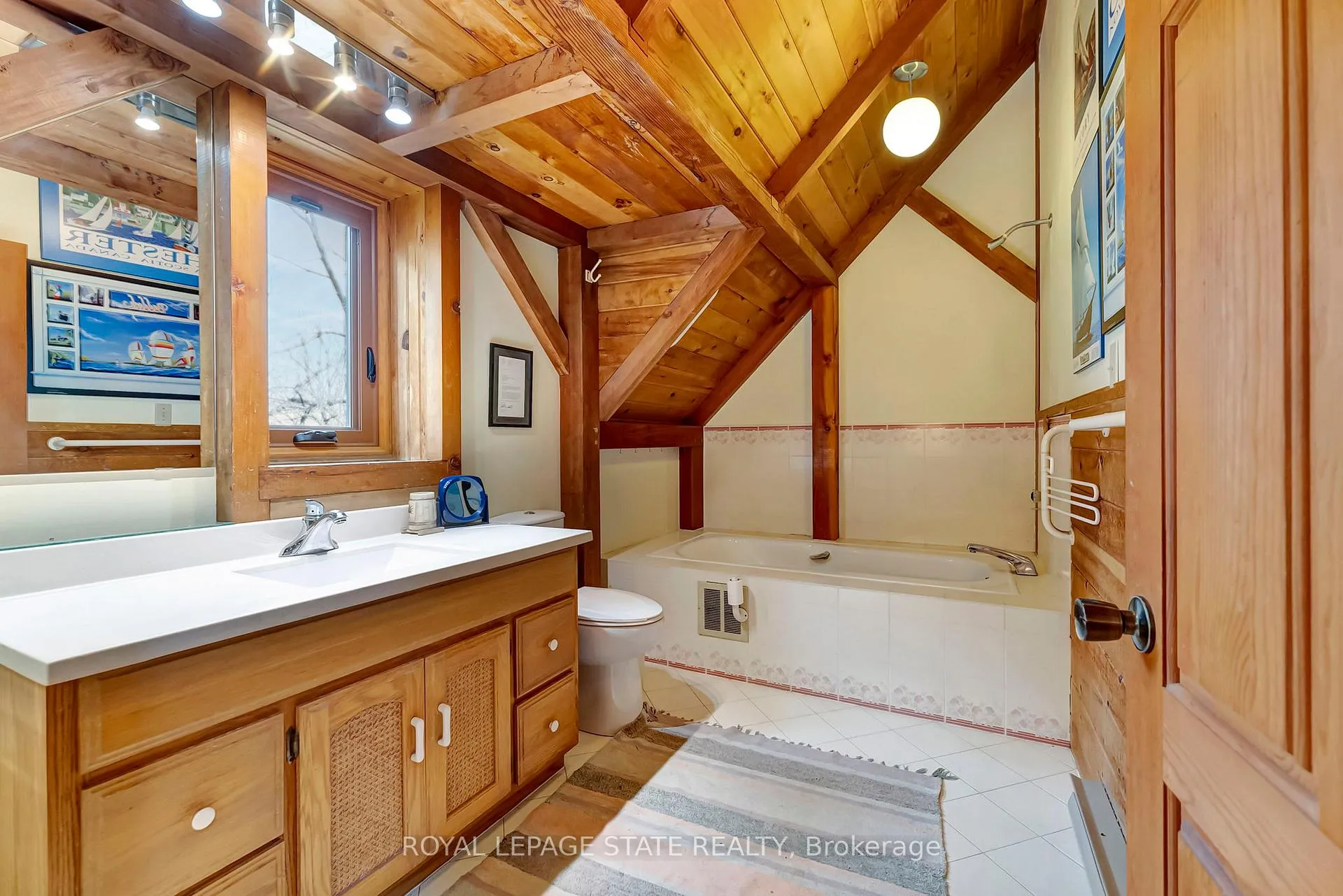 Photo 15 of 1548 Mineral Springs Road W, Hamilton, Ancaster — HOMEH