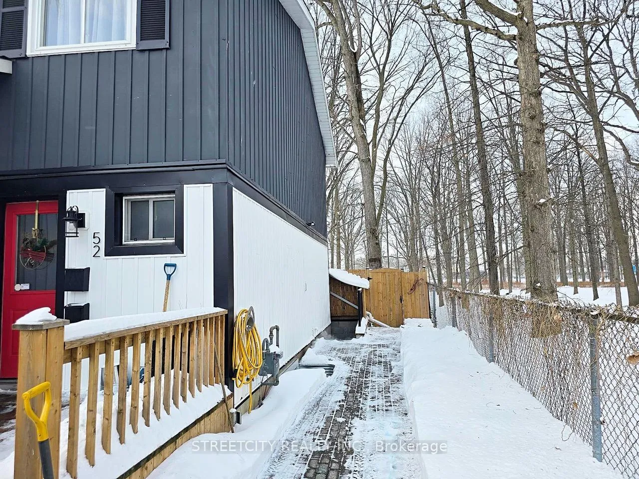 Photo 3 of 52 Fairview Crescent, Sarnia — HOMEH
