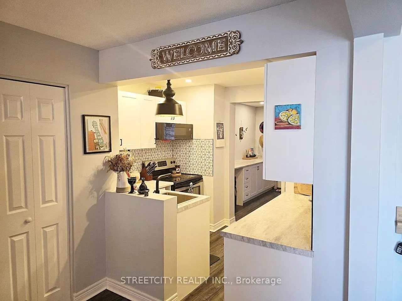 Photo 4 of 52 Fairview Crescent, Sarnia — HOMEH