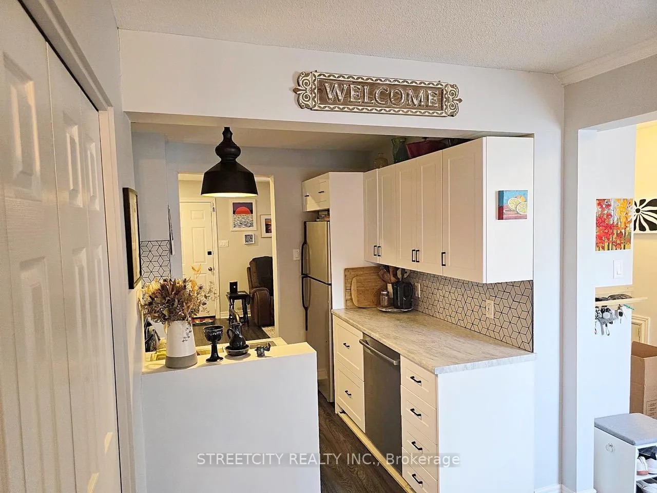 Photo 7 of 52 Fairview Crescent, Sarnia — HOMEH