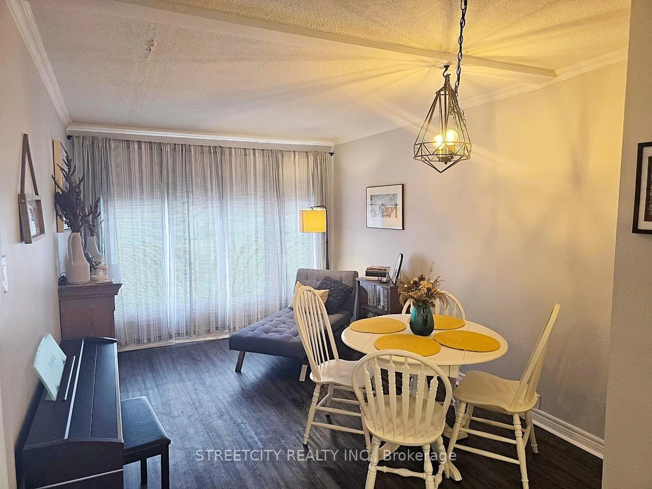 Photo 8 of 52 Fairview Crescent, Sarnia — HOMEH