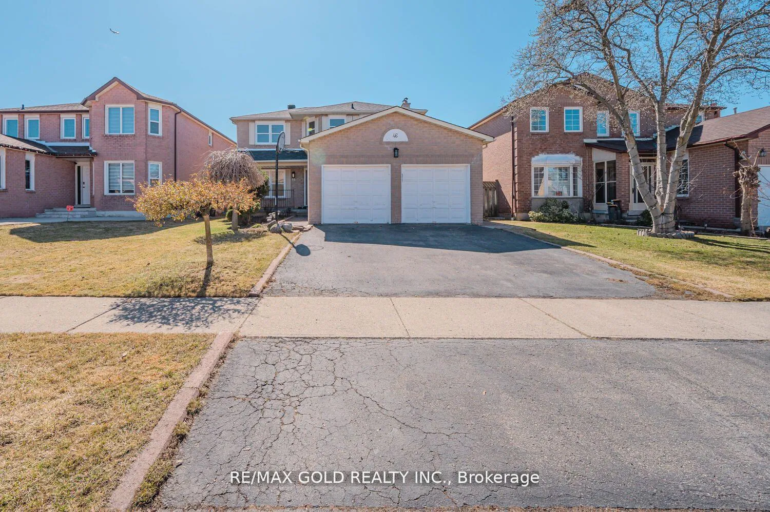 Photo 2 of 46 Plover Place, Brampton, Fletcher's Creek South — HOMEH