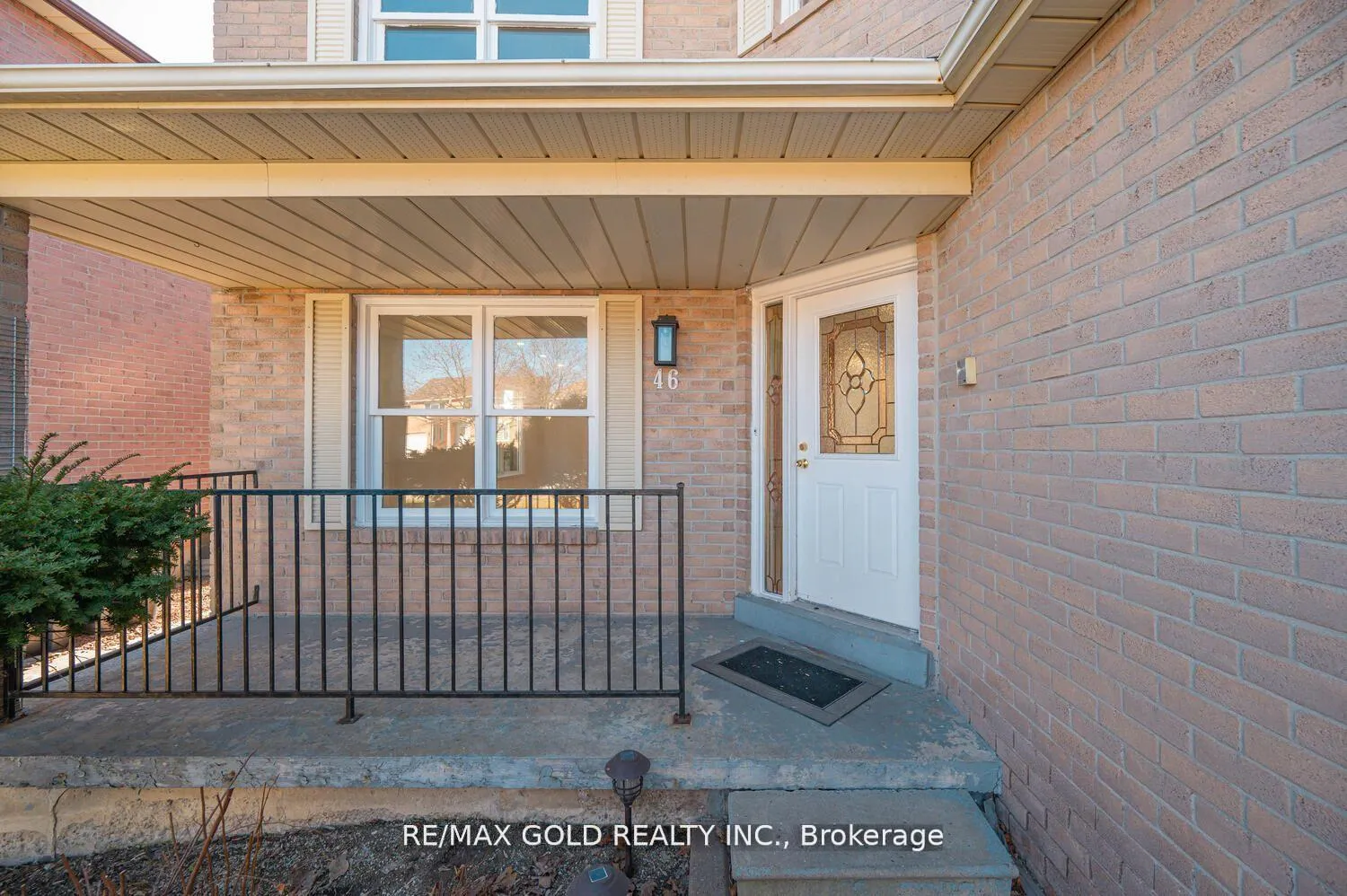 Photo 5 of 46 Plover Place, Brampton, Fletcher's Creek South — HOMEH