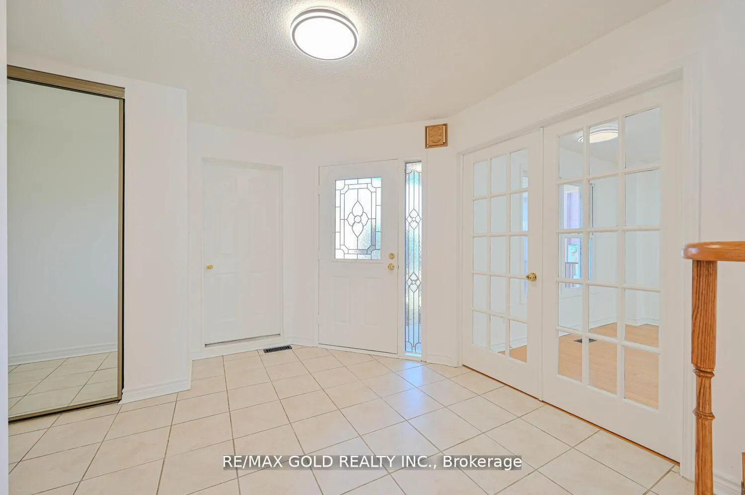 Photo 6 of 46 Plover Place, Brampton, Fletcher's Creek South — HOMEH