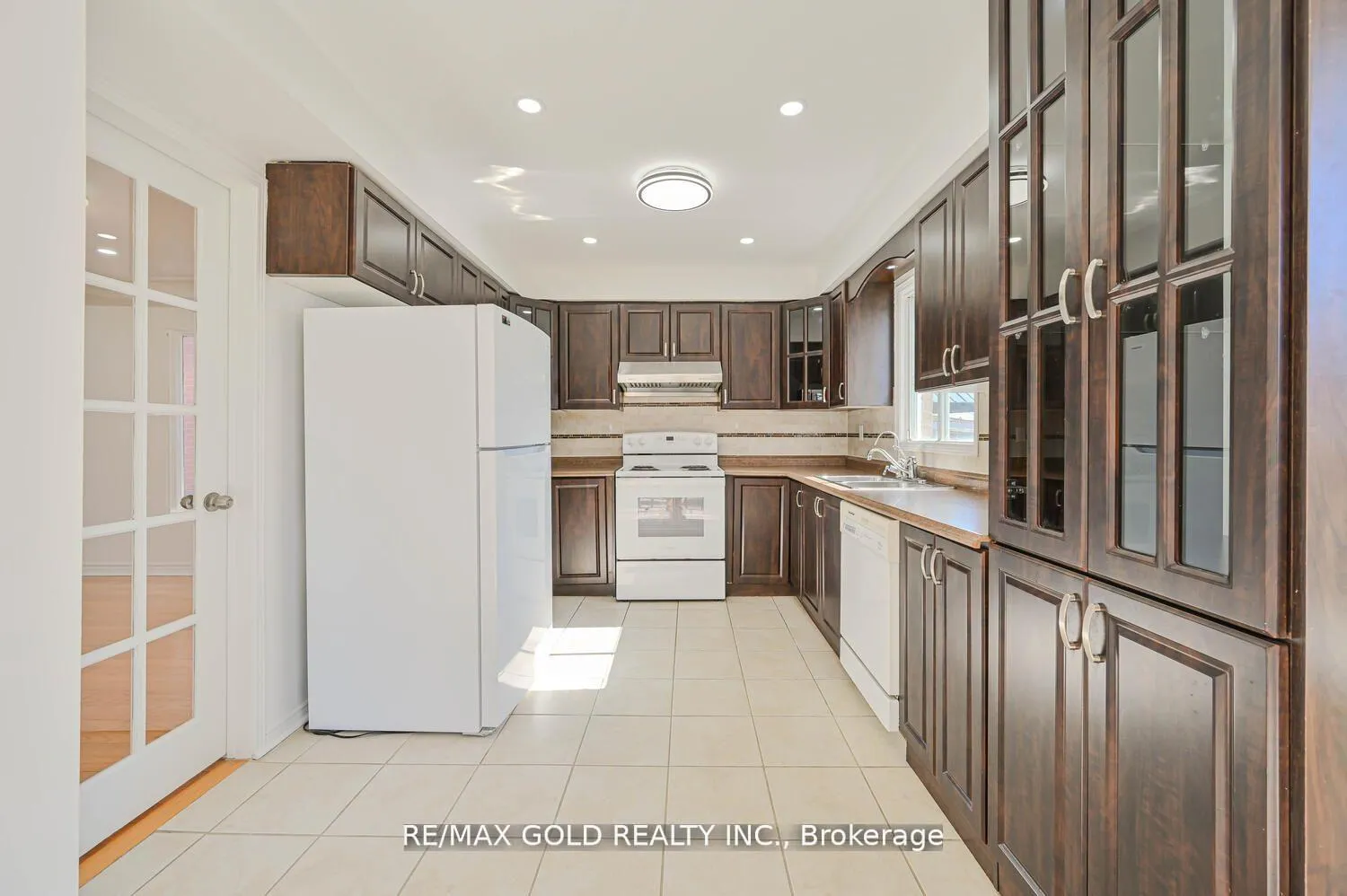 Photo 11 of 46 Plover Place, Brampton, Fletcher's Creek South — HOMEH