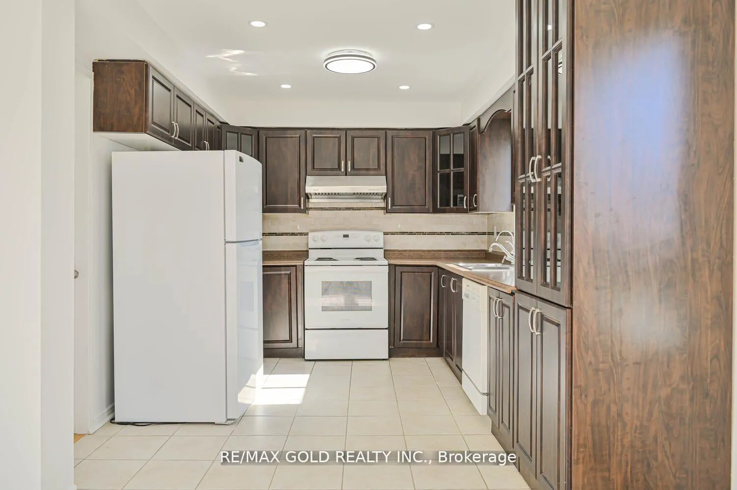 Photo 13 of 46 Plover Place, Brampton, Fletcher's Creek South — HOMEH