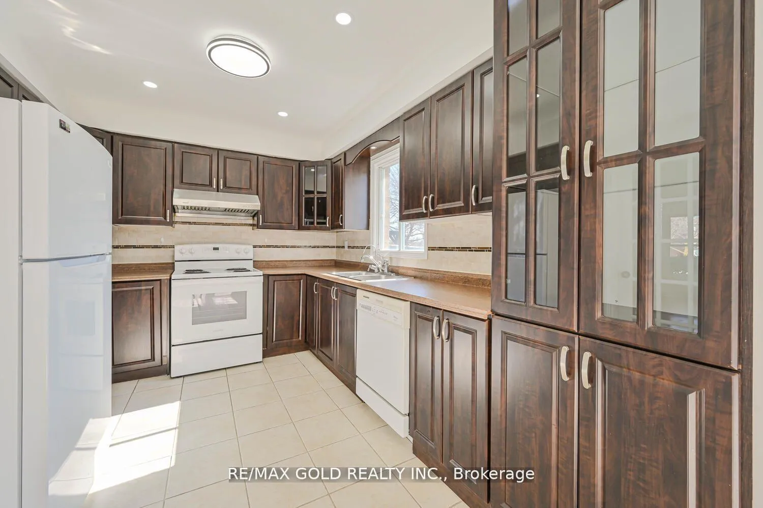 Photo 14 of 46 Plover Place, Brampton, Fletcher's Creek South — HOMEH