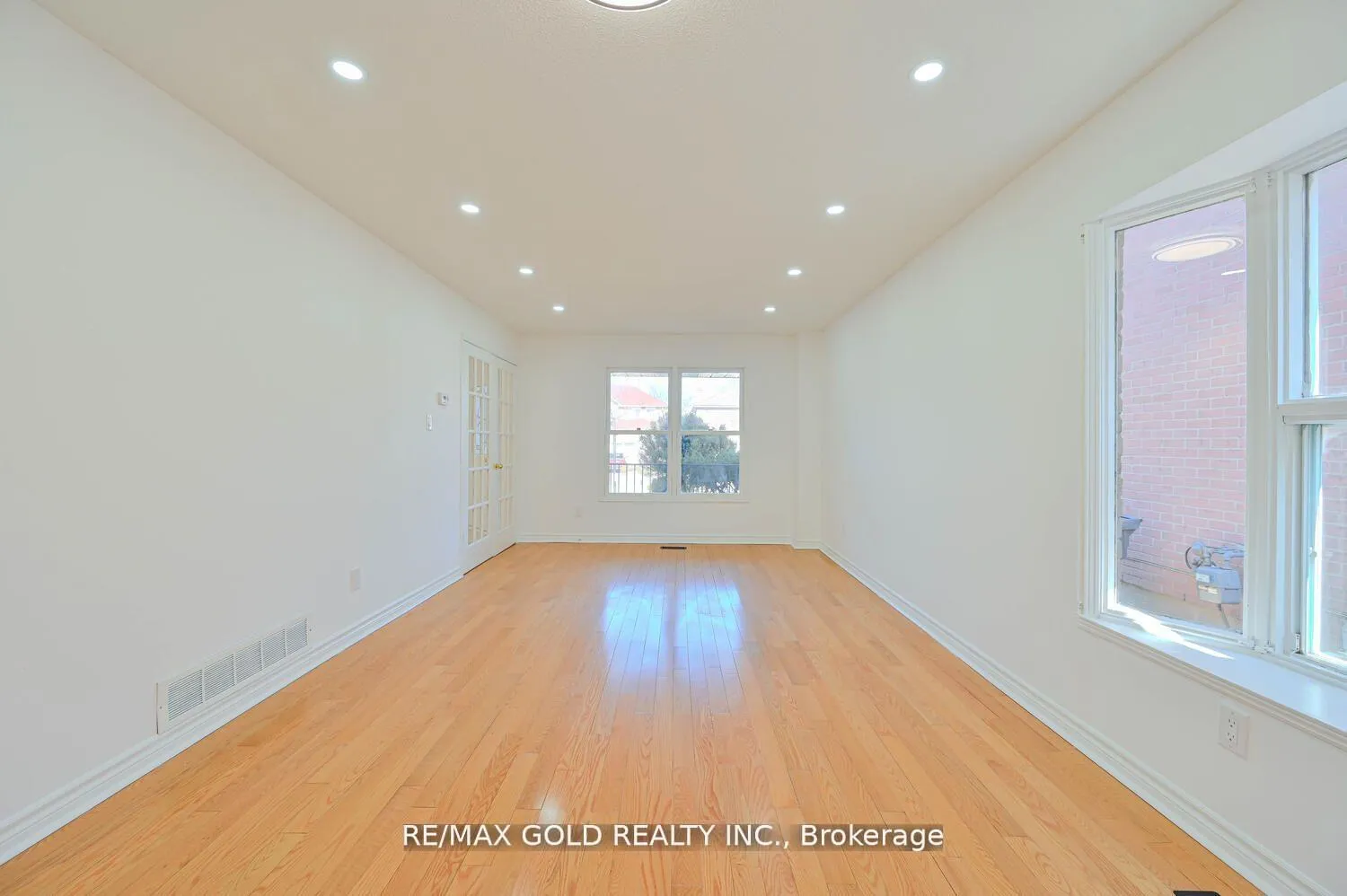 Photo 18 of 46 Plover Place, Brampton, Fletcher's Creek South — HOMEH