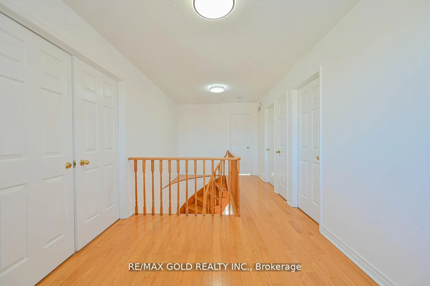 Photo 23 of 46 Plover Place, Brampton, Fletcher's Creek South — HOMEH