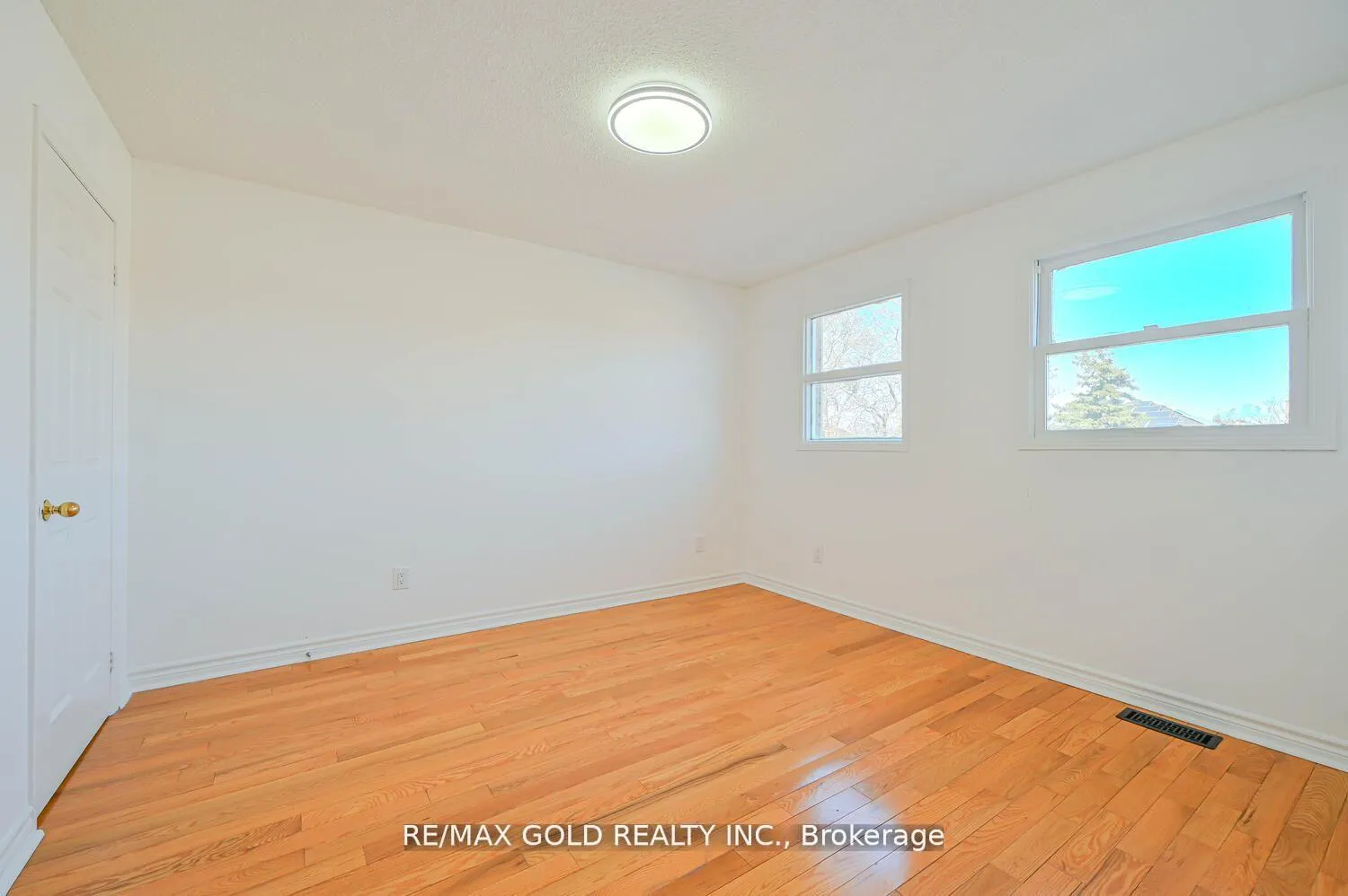 Photo 32 of 46 Plover Place, Brampton, Fletcher's Creek South — HOMEH