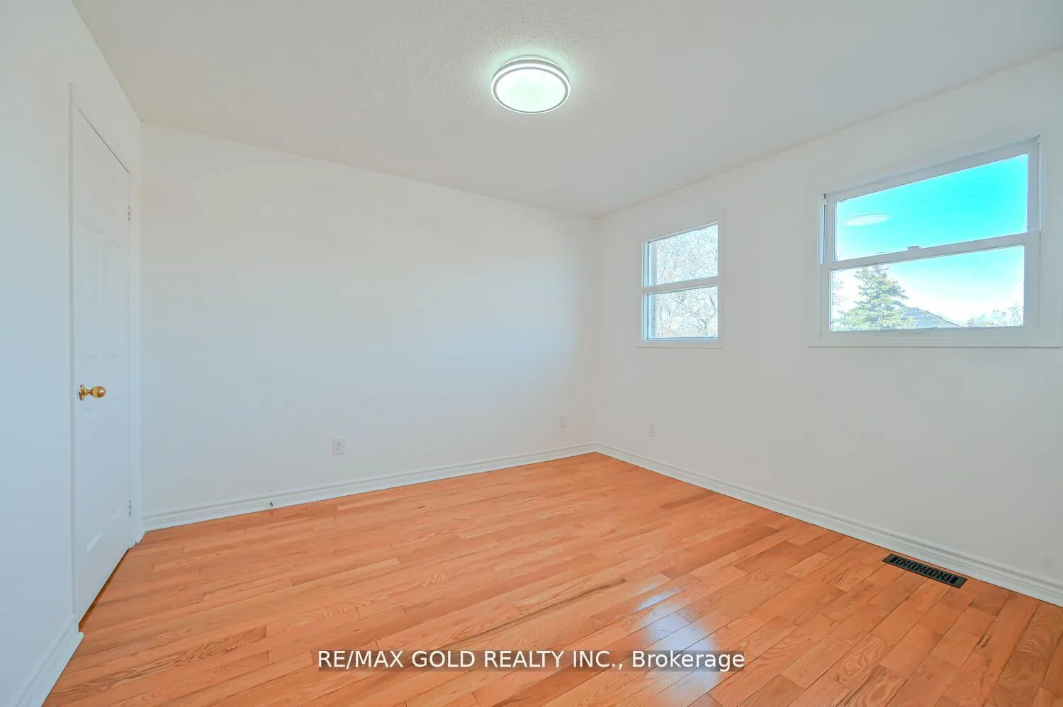 Photo 35 of 46 Plover Place, Brampton, Fletcher's Creek South — HOMEH