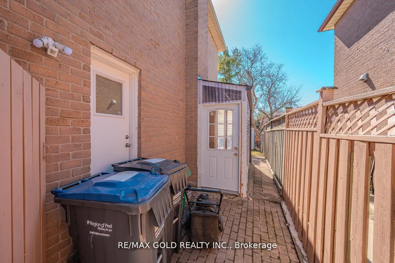 Photo 43 of 46 Plover Place, Brampton, Fletcher's Creek South — HOMEH