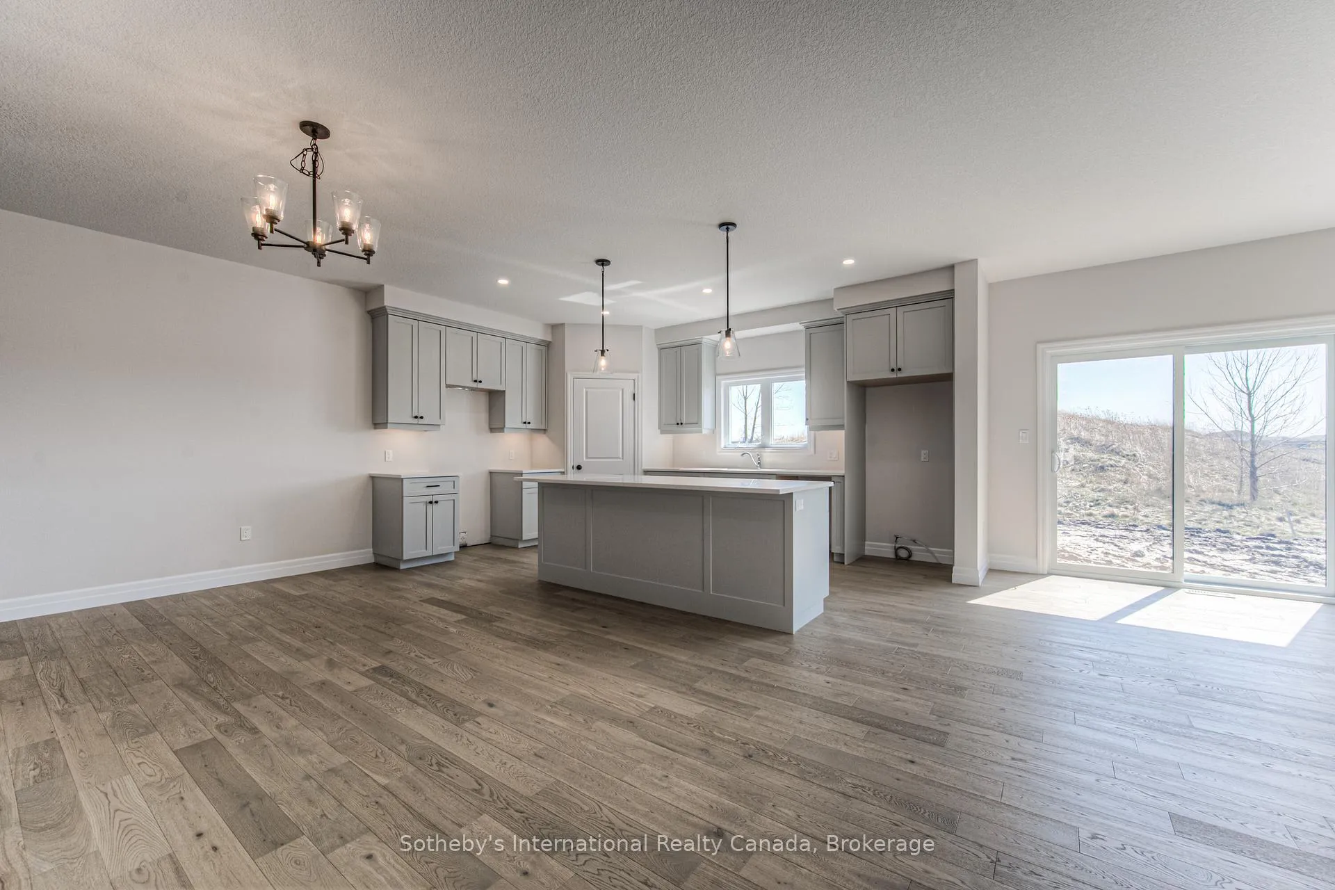 Photo 3 of 672 Wray Avenue S, North Perth, Listowel — HOMEH
