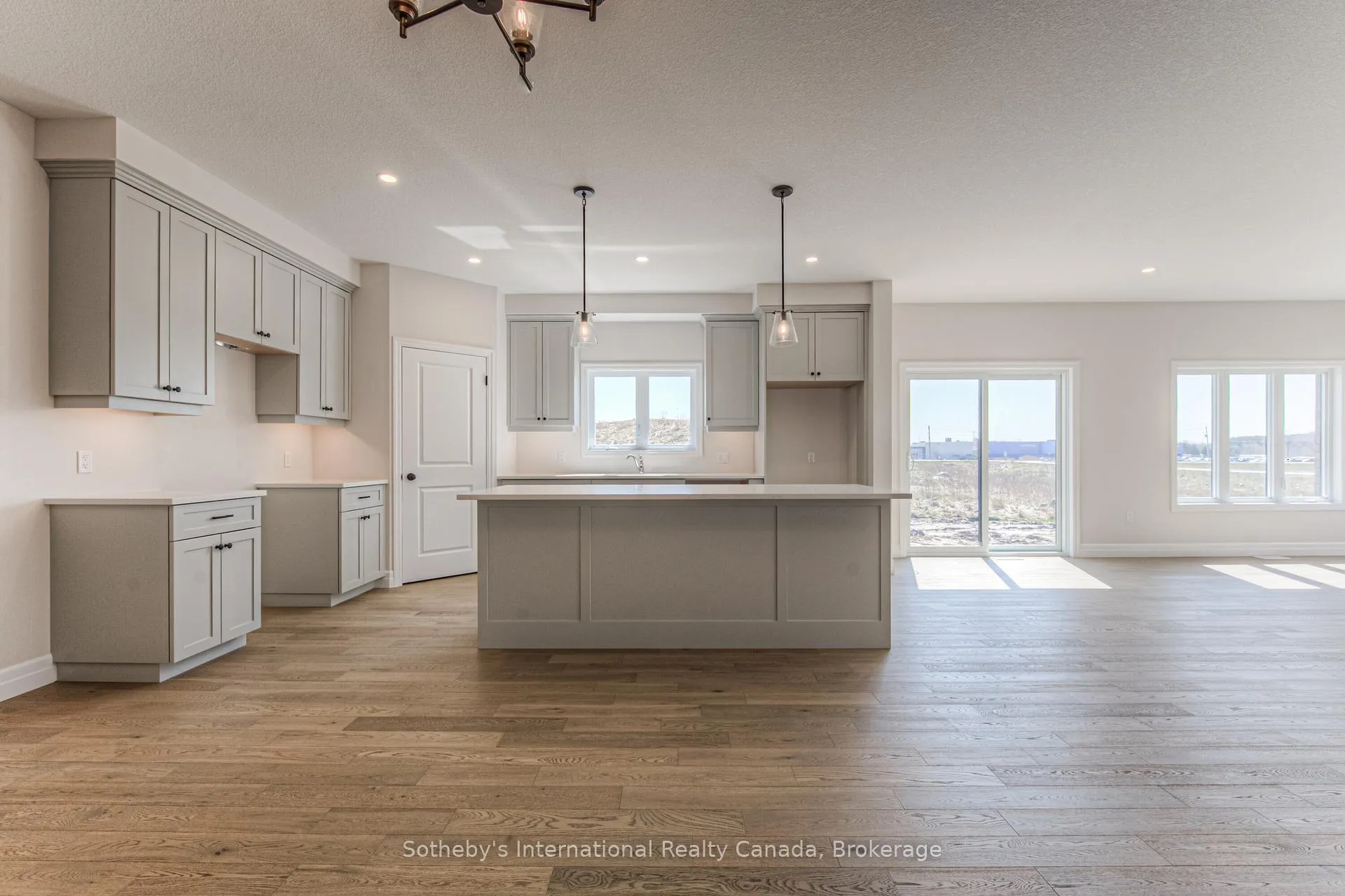 Photo 4 of 672 Wray Avenue S, North Perth, Listowel — HOMEH