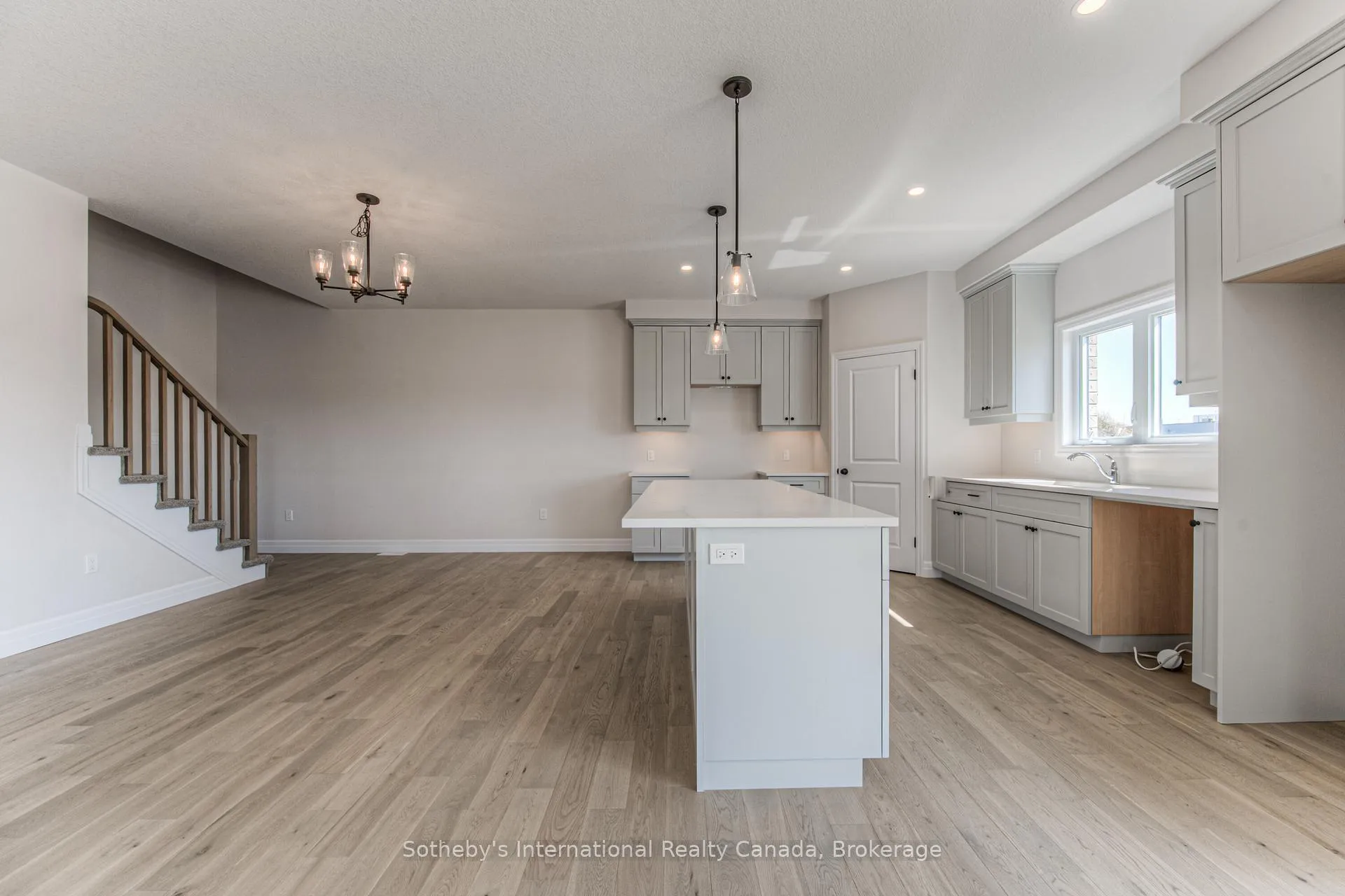 Photo 8 of 672 Wray Avenue S, North Perth, Listowel — HOMEH