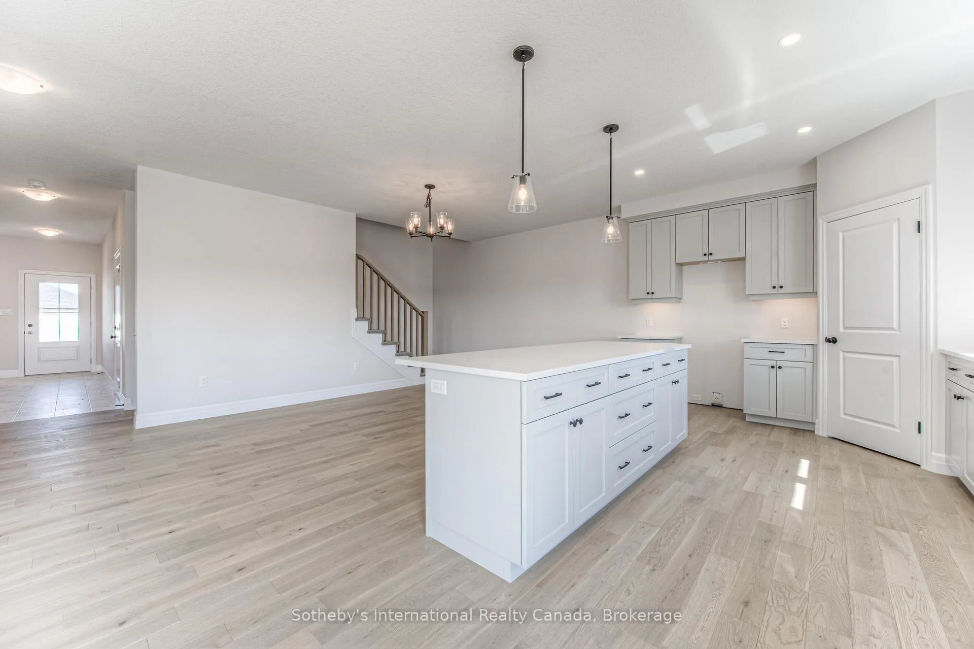 Photo 9 of 672 Wray Avenue S, North Perth, Listowel — HOMEH