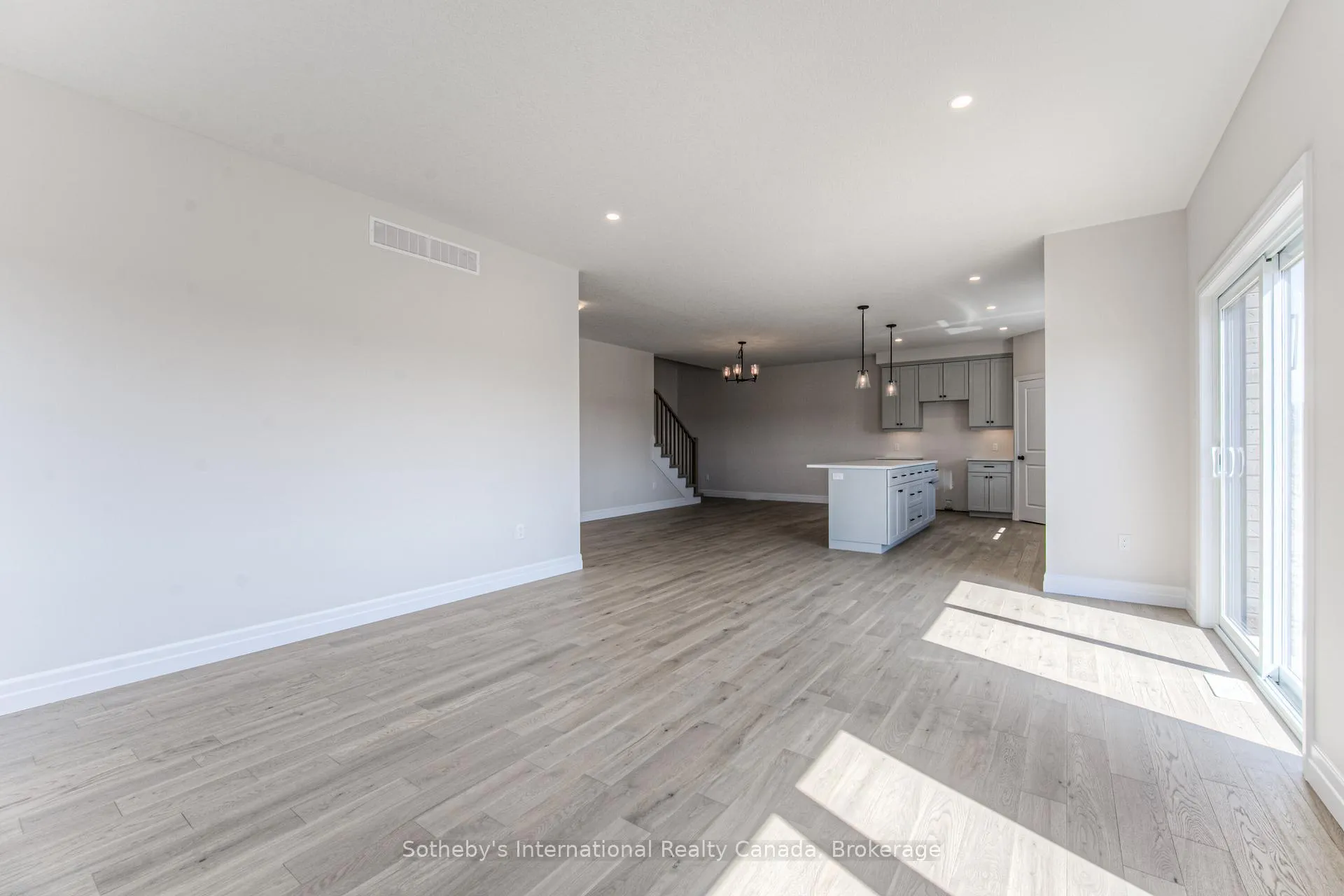 Photo 15 of 672 Wray Avenue S, North Perth, Listowel — HOMEH