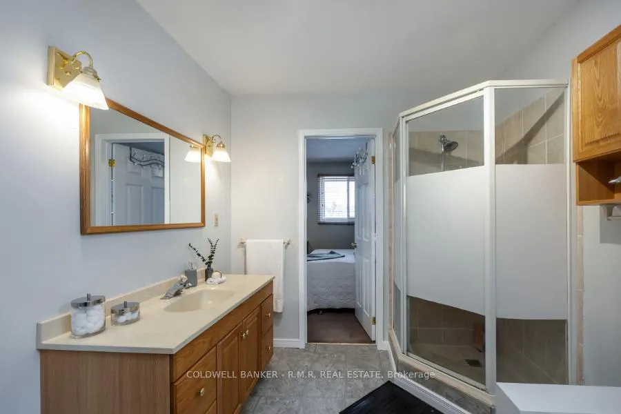 Photo 24 of 80 Little Avenue, Clarington, Bowmanville — HOMEH