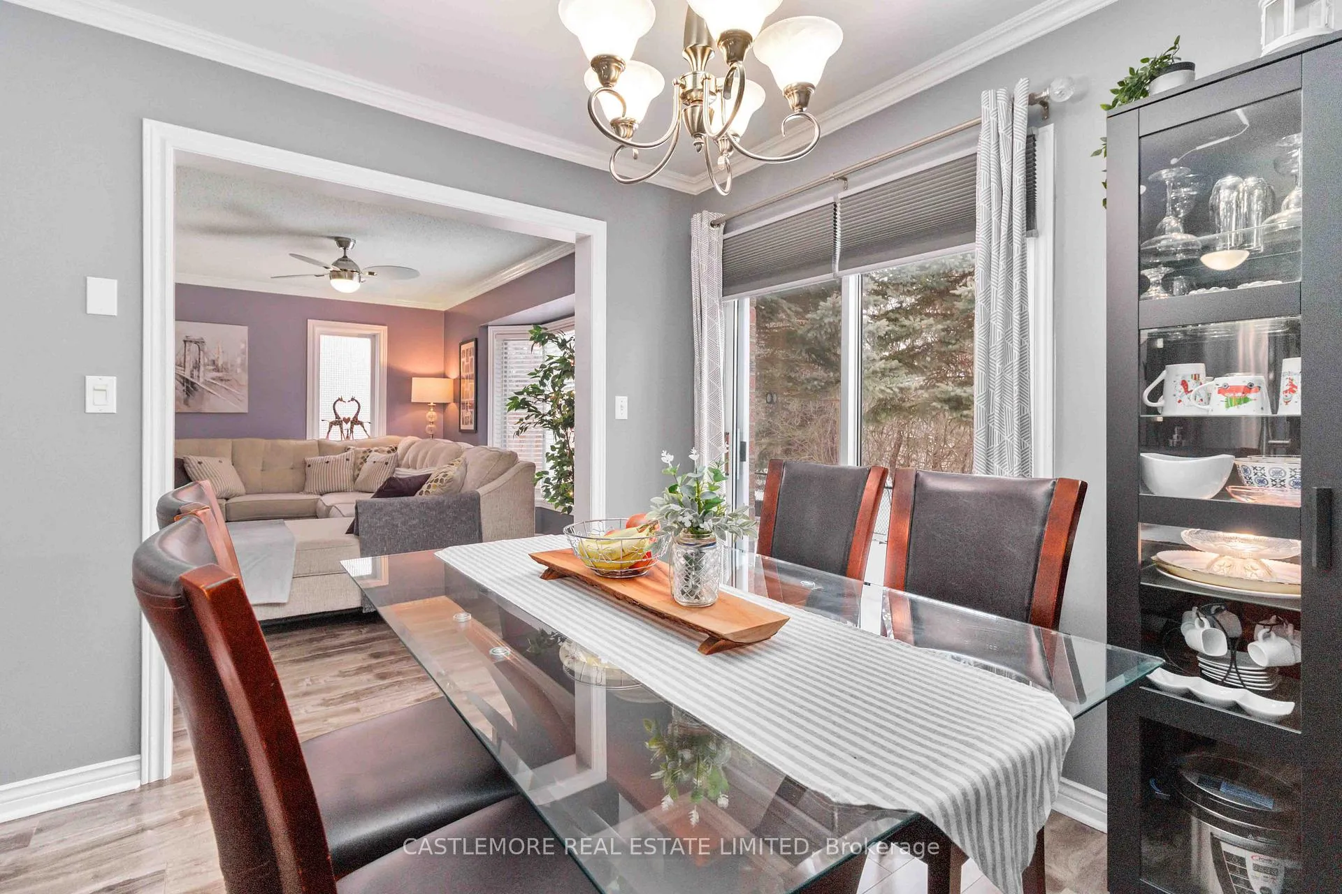Photo 9 of 92 pressed brick Drive S, Brampton, Brampton North — HOMEH