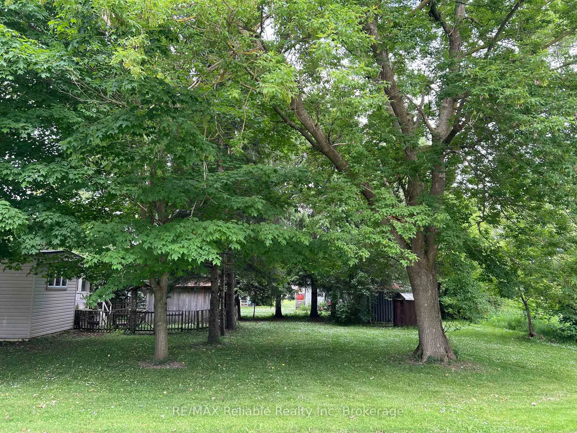 Photo 8 of 31 Trailer Park Road, Huron East, Brussels — HOMEH