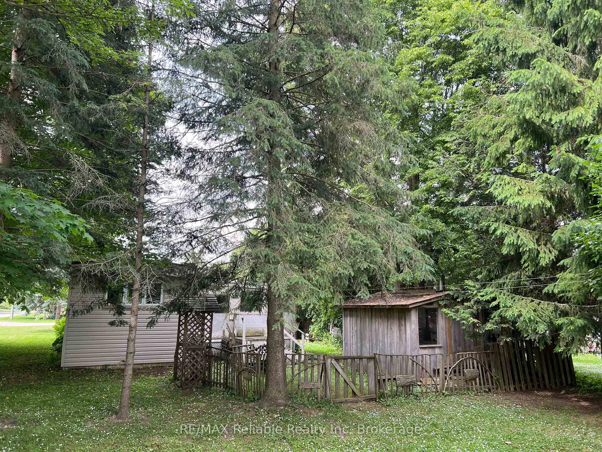 Photo 12 of 31 Trailer Park Road, Huron East, Brussels — HOMEH