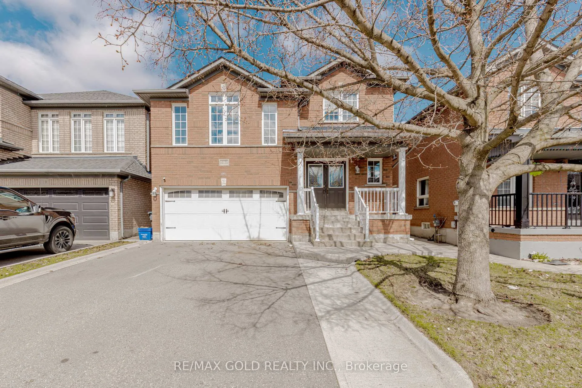 Photo 1 of 17 Roxton Crescent, Brampton, Fletcher's Meadow — HOMEH