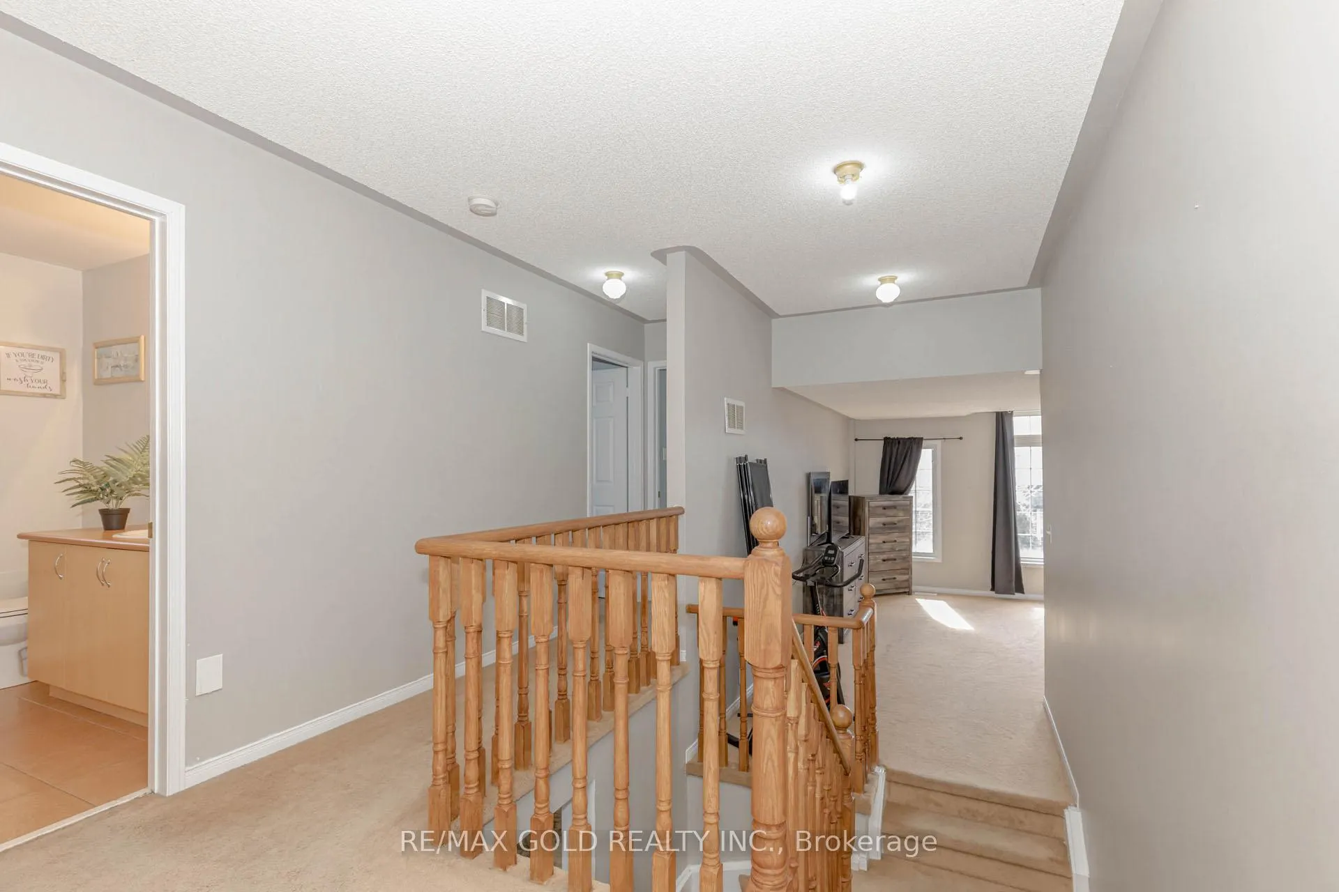 Photo 20 of 17 Roxton Crescent, Brampton, Fletcher's Meadow — HOMEH