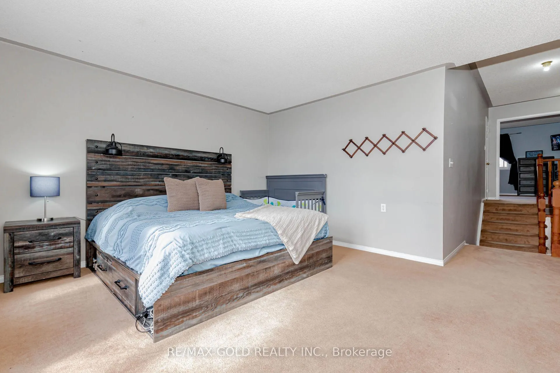 Photo 23 of 17 Roxton Crescent, Brampton, Fletcher's Meadow — HOMEH