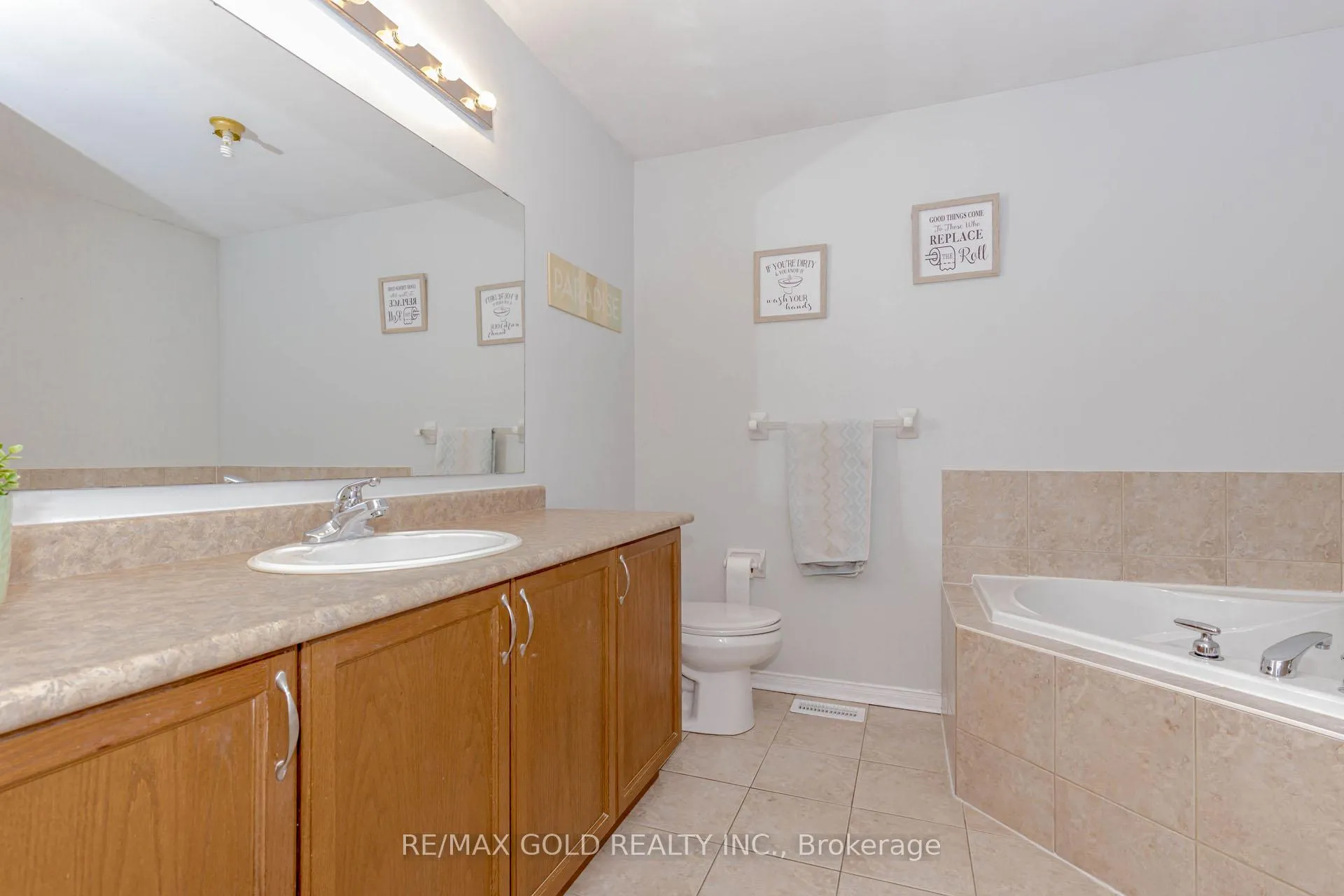 Photo 27 of 17 Roxton Crescent, Brampton, Fletcher's Meadow — HOMEH