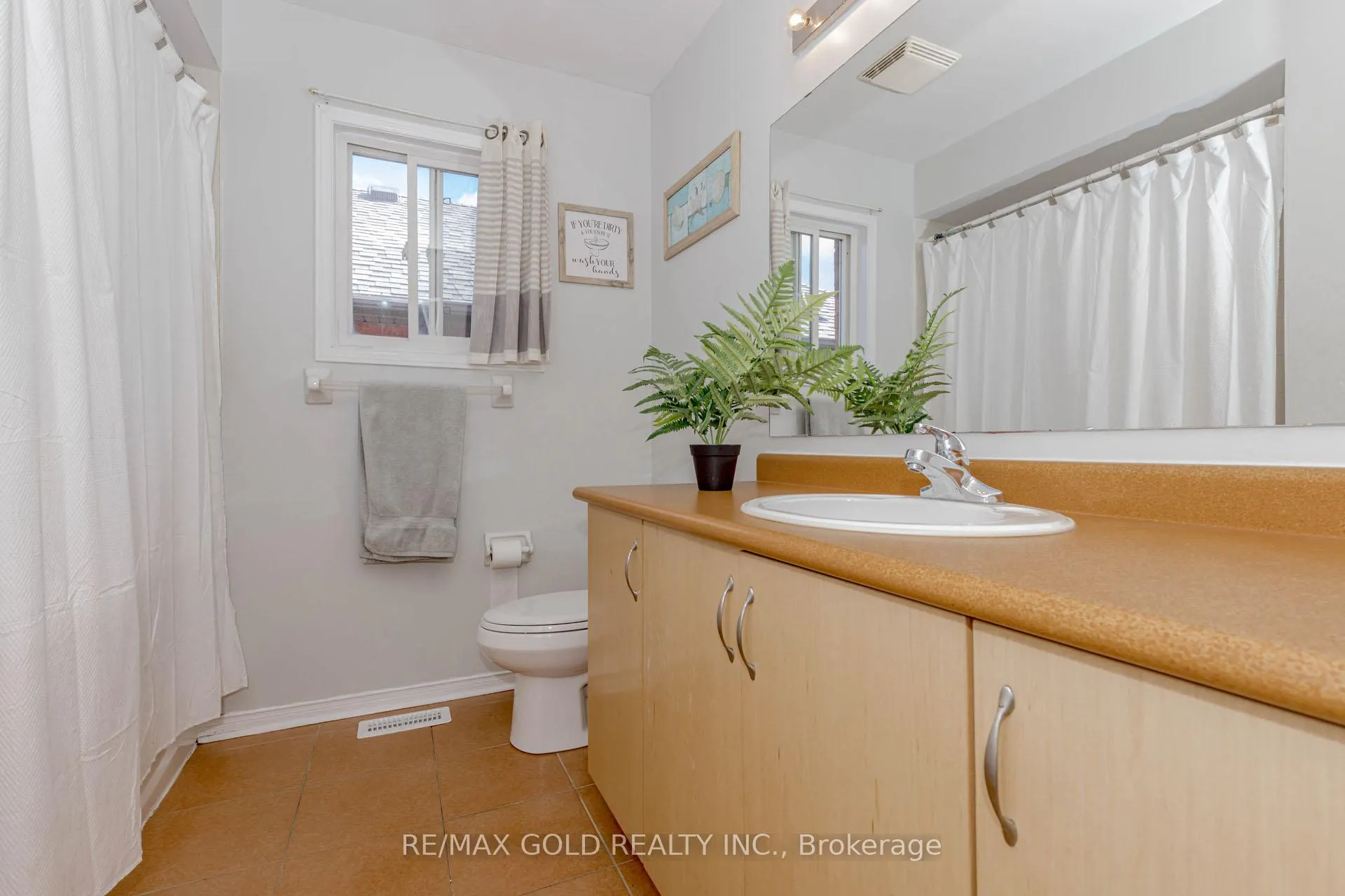 Photo 30 of 17 Roxton Crescent, Brampton, Fletcher's Meadow — HOMEH