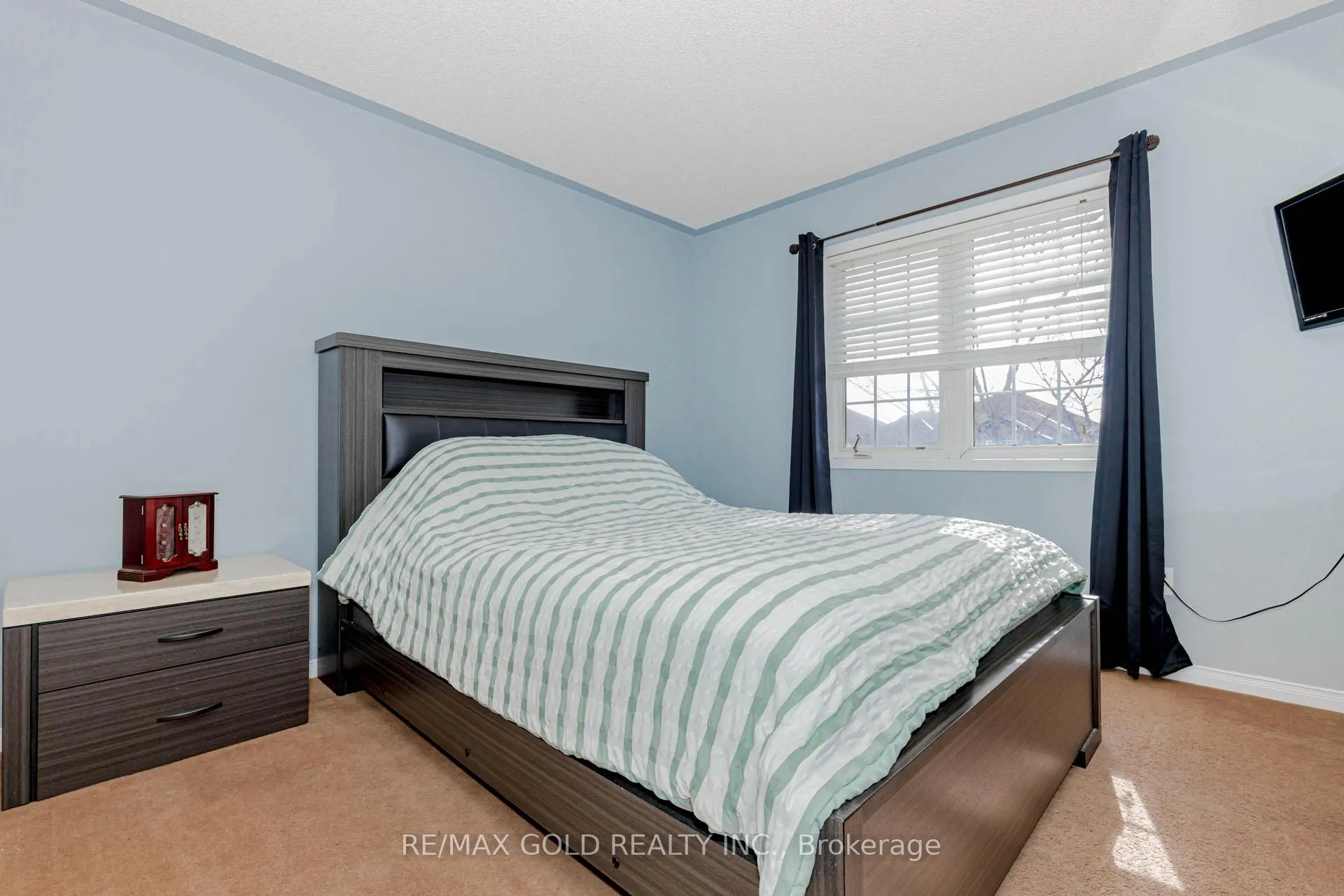 Photo 32 of 17 Roxton Crescent, Brampton, Fletcher's Meadow — HOMEH