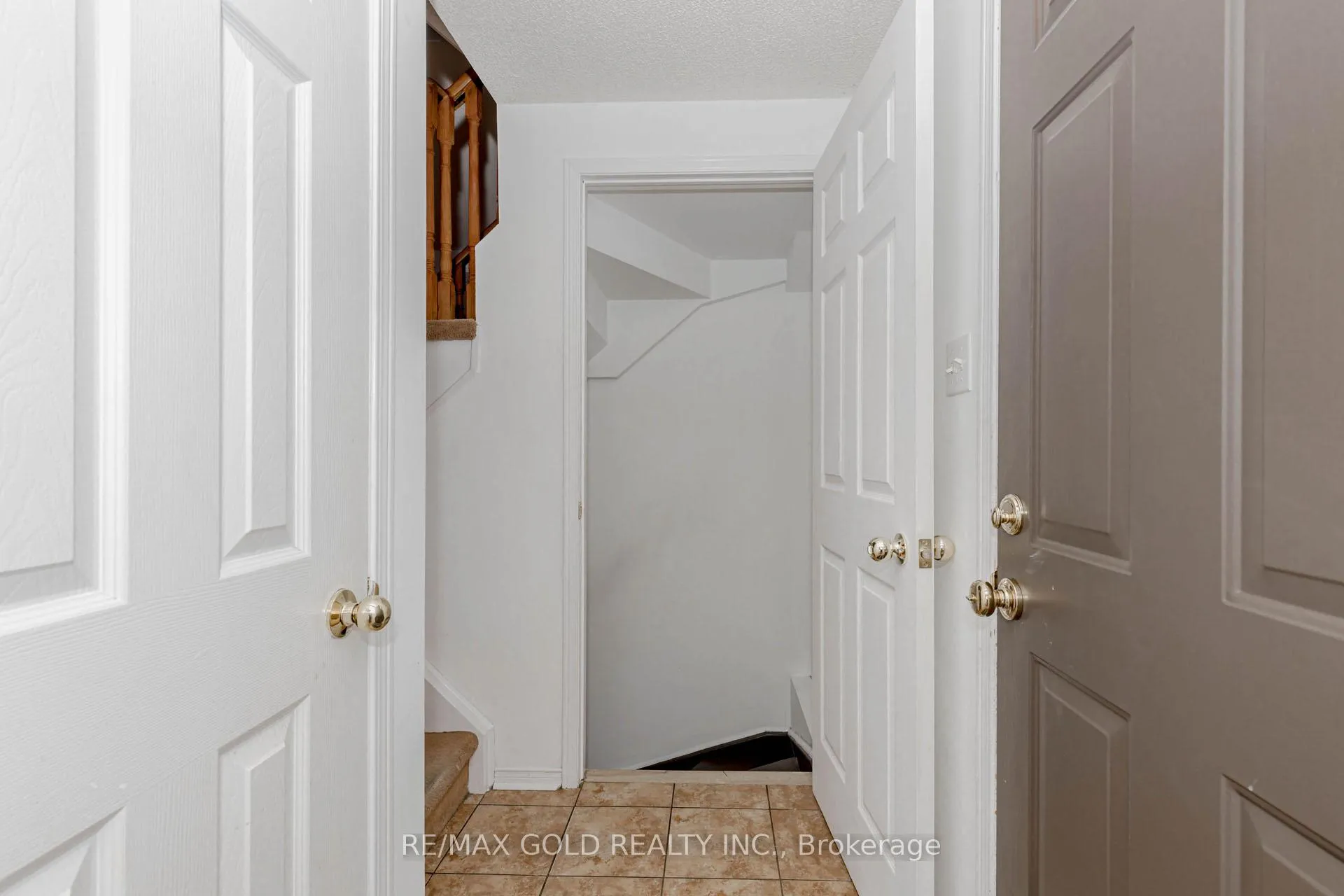 Photo 36 of 17 Roxton Crescent, Brampton, Fletcher's Meadow — HOMEH