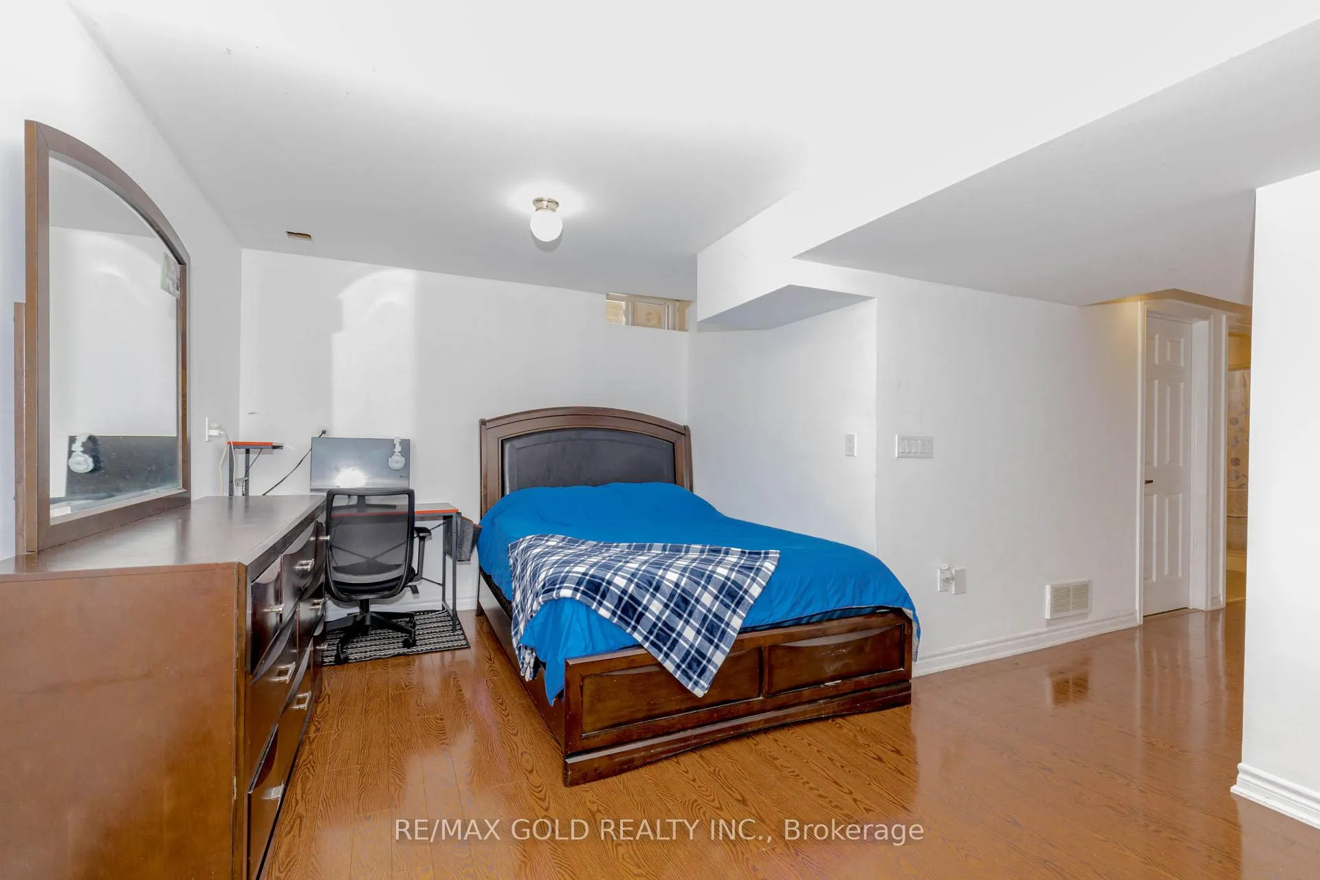 Photo 41 of 17 Roxton Crescent, Brampton, Fletcher's Meadow — HOMEH