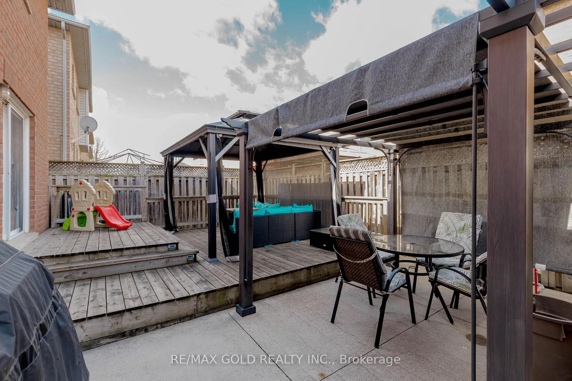 Photo 50 of 17 Roxton Crescent, Brampton, Fletcher's Meadow — HOMEH