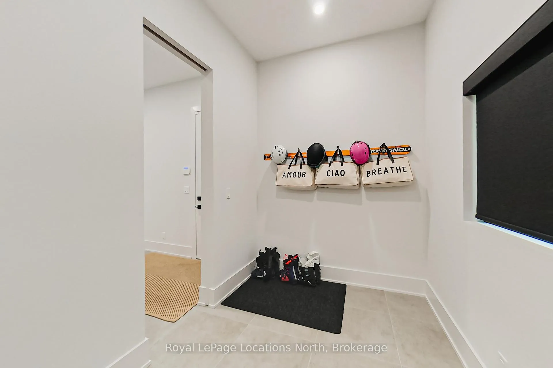 Photo 6 of 74 Arthur Street E, Blue Mountains — HOMEH