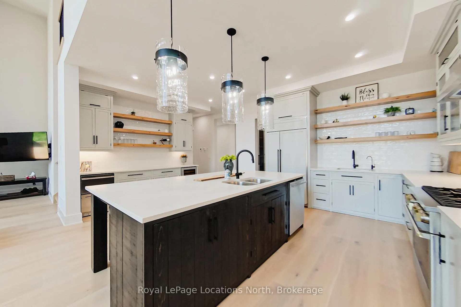 Photo 13 of 74 Arthur Street E, Blue Mountains — HOMEH