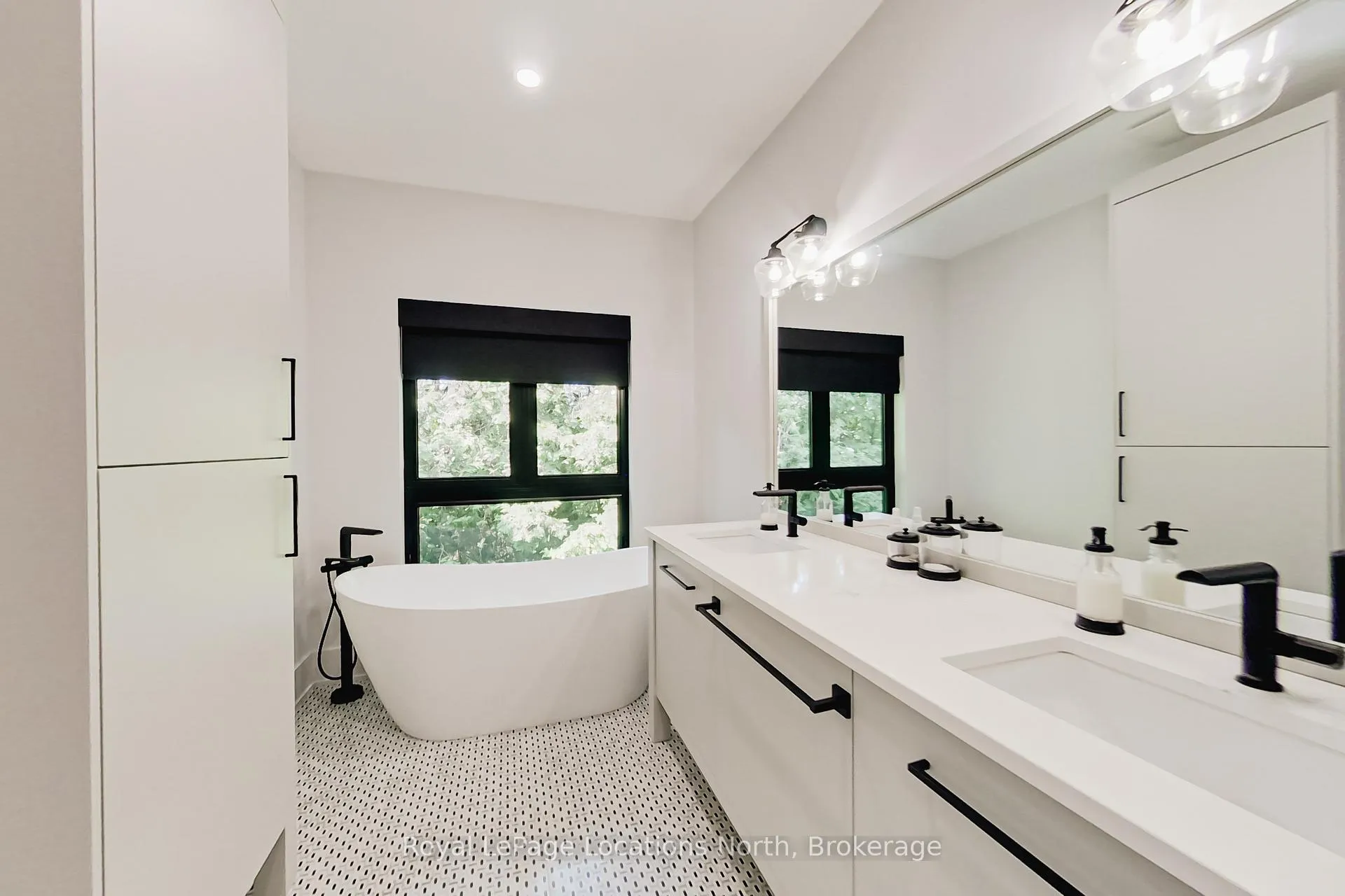 Photo 20 of 74 Arthur Street E, Blue Mountains — HOMEH