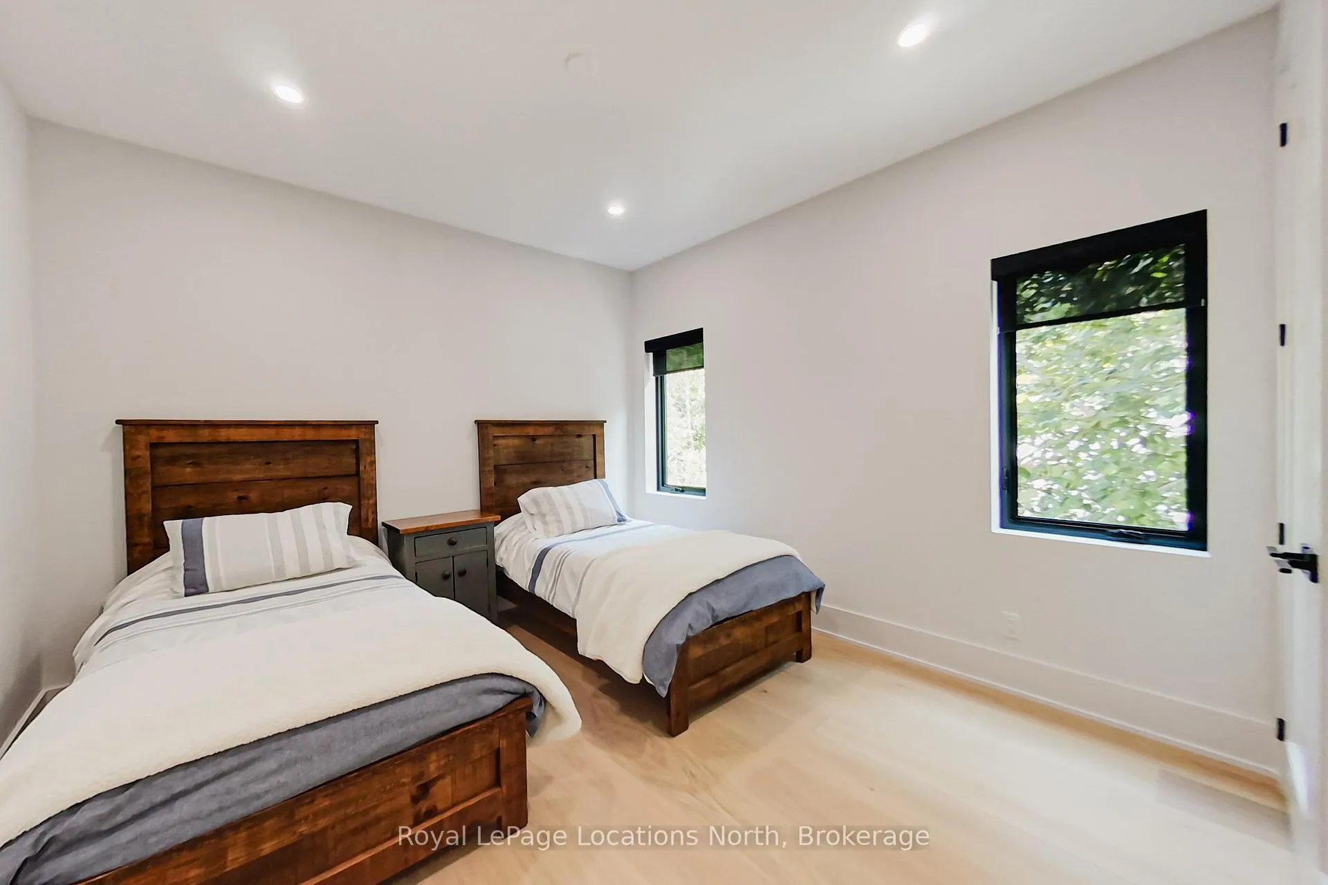 Photo 23 of 74 Arthur Street E, Blue Mountains — HOMEH