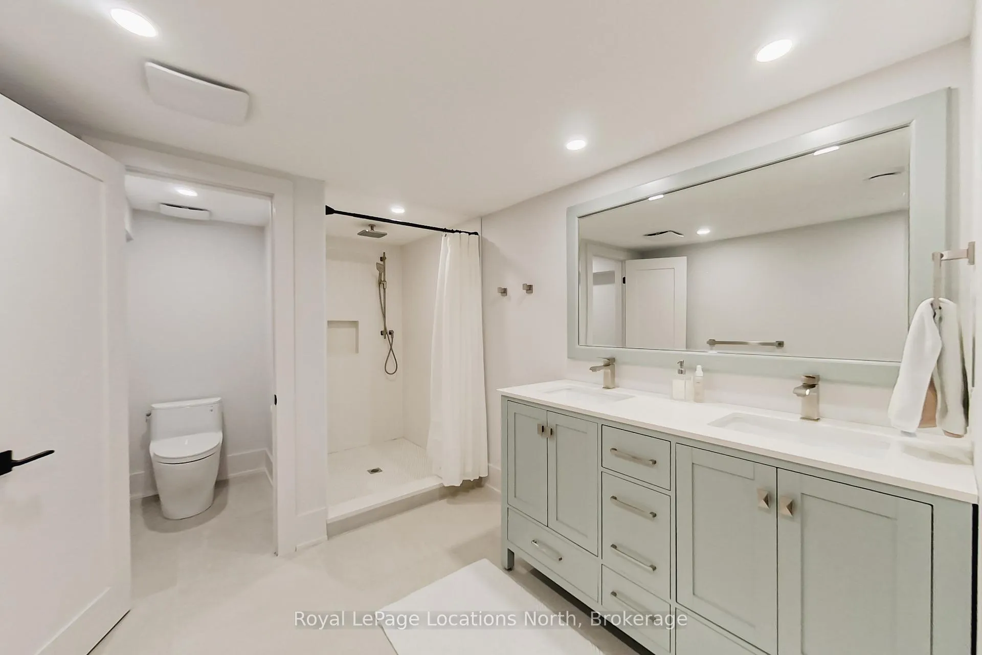 Photo 33 of 74 Arthur Street E, Blue Mountains — HOMEH