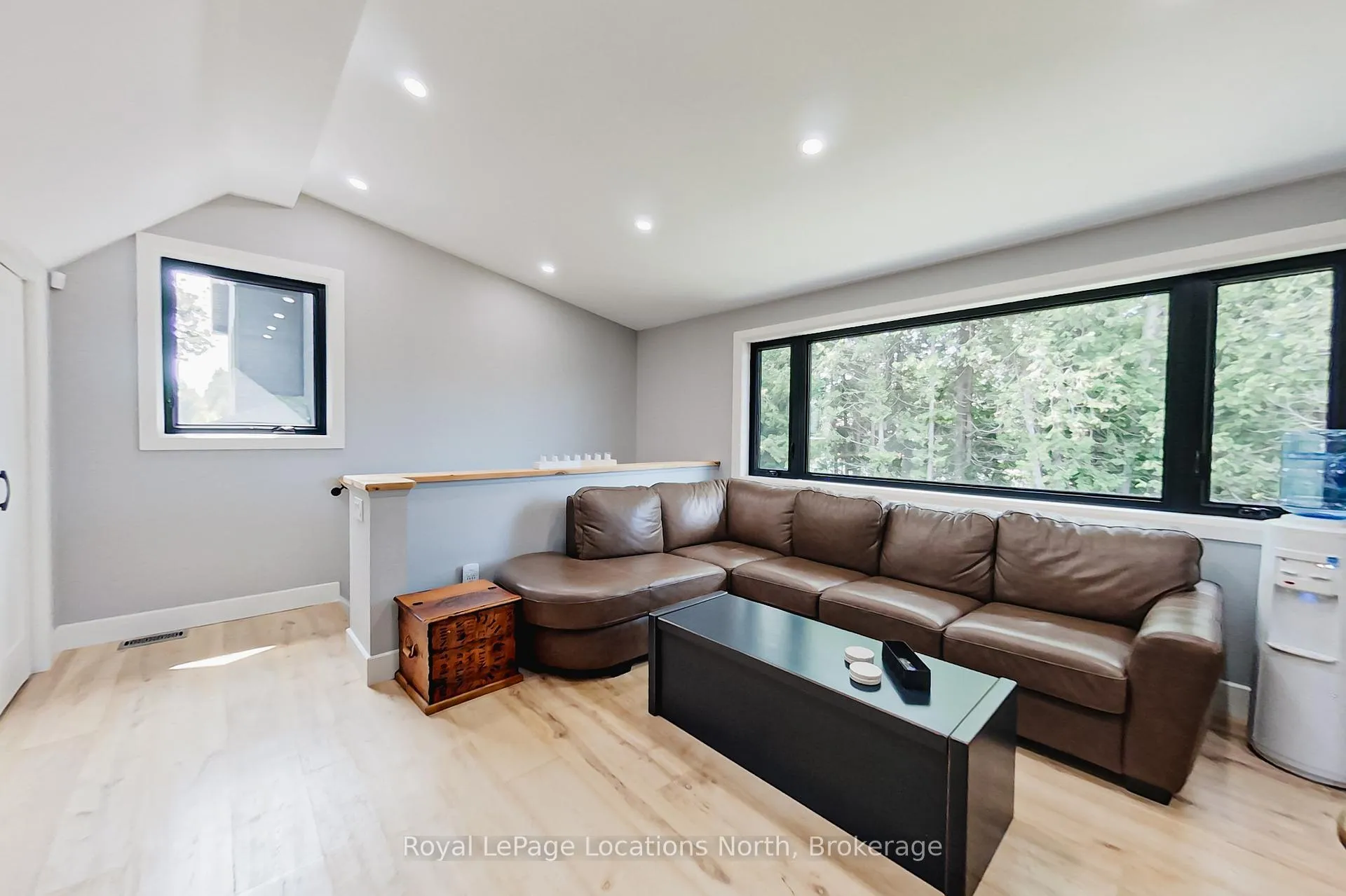 Photo 38 of 74 Arthur Street E, Blue Mountains — HOMEH