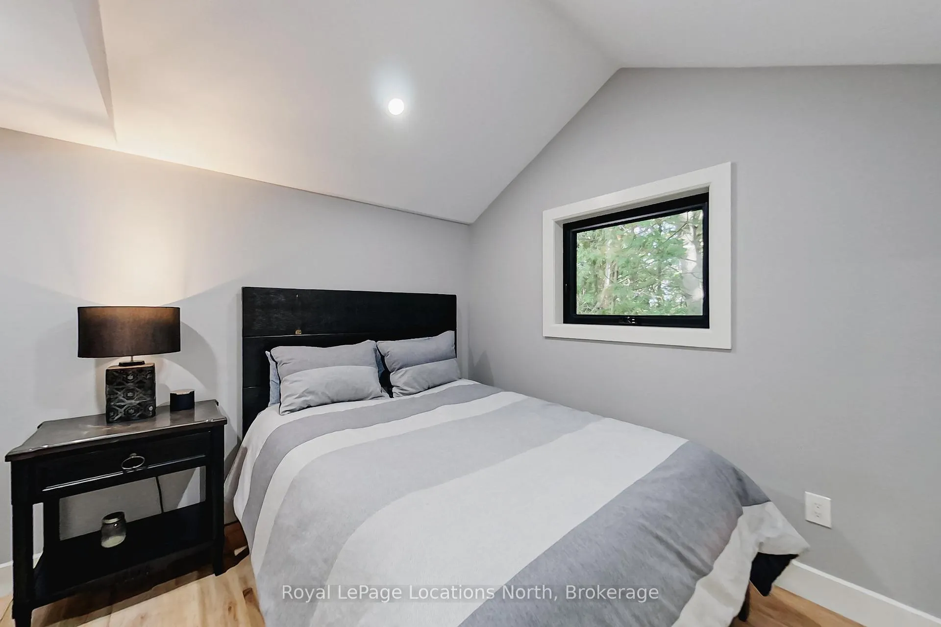 Photo 41 of 74 Arthur Street E, Blue Mountains — HOMEH