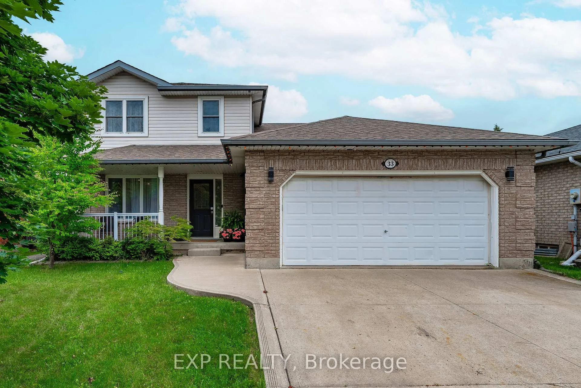 Front of 33 Hyslop Drive