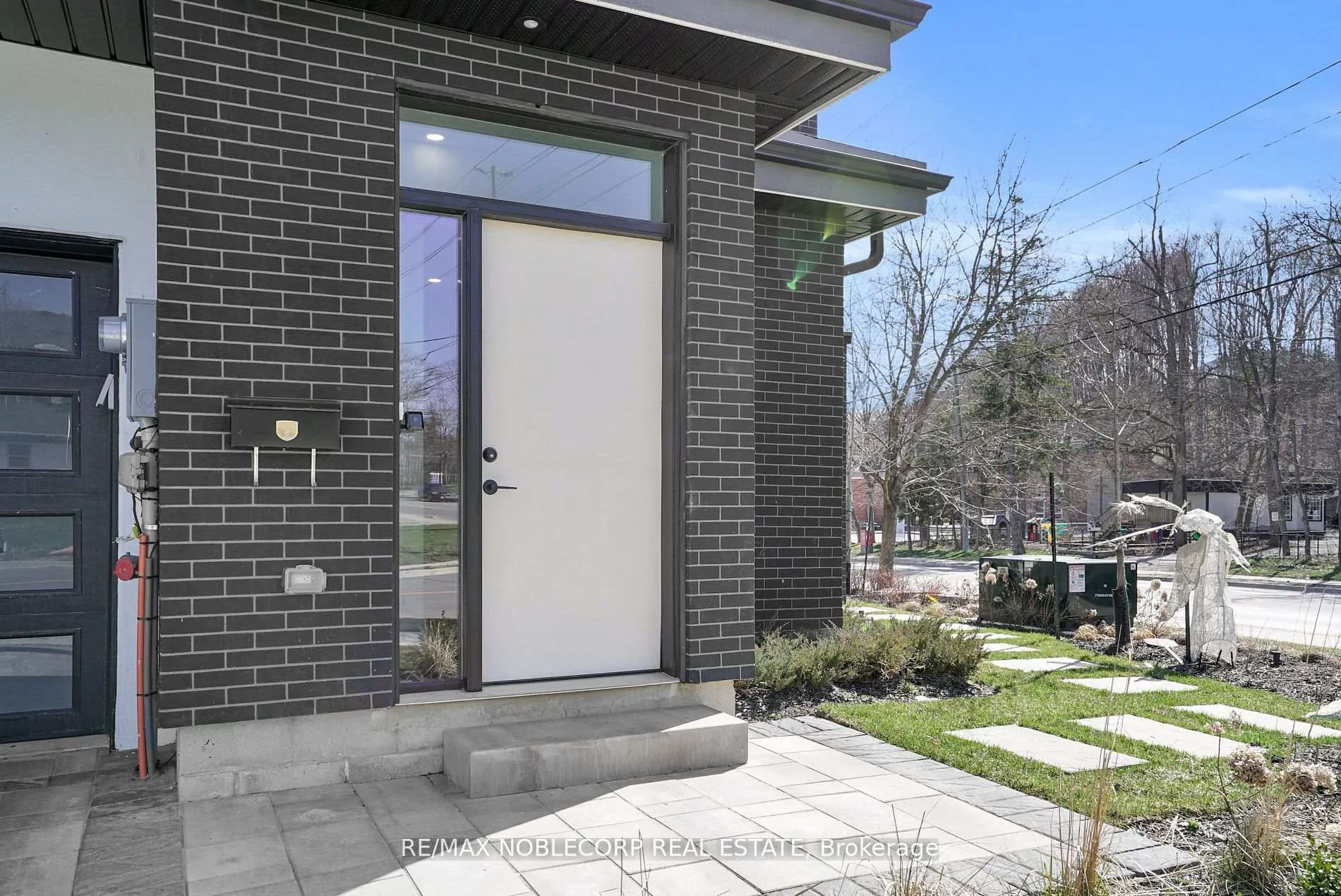 Photo 4 of Unit 1, 1 Hartman Avenue N, Vaughan, Islington Woods — HOMEH